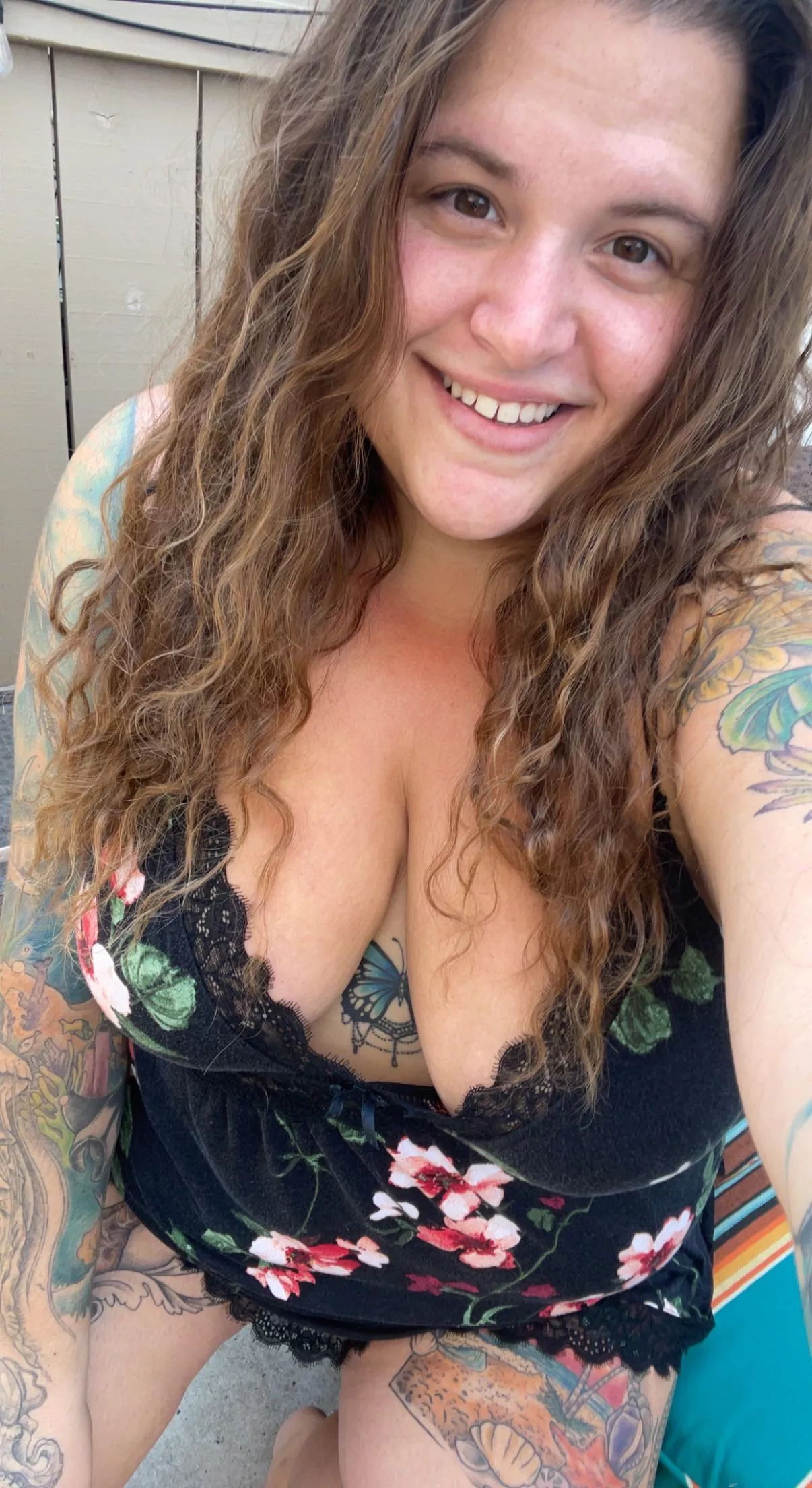 rise and shine , wouldnâ€™t you like to wake up next to this sexy bbw and all of my curves covered in tattoos !