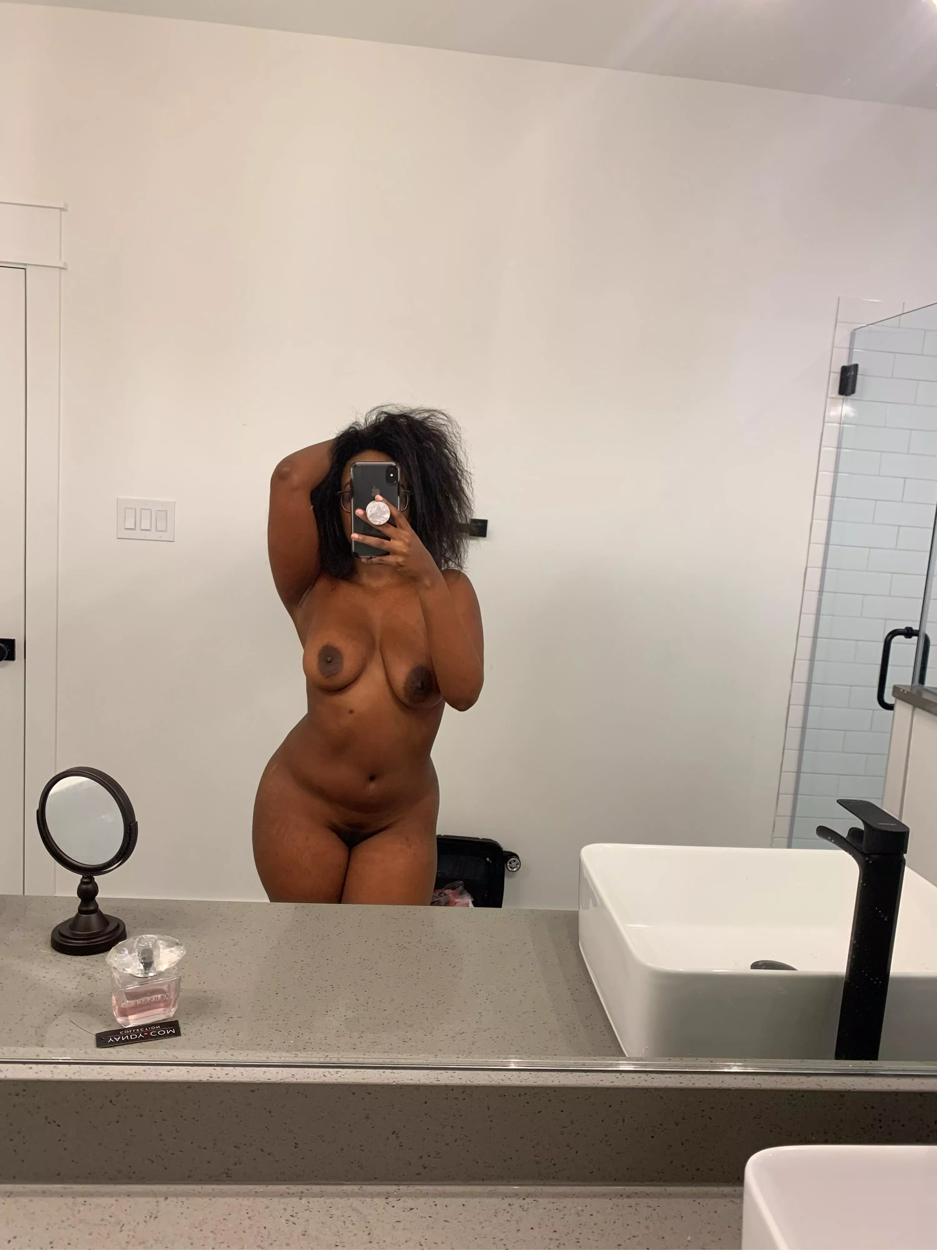 thick & curvy 22 year old