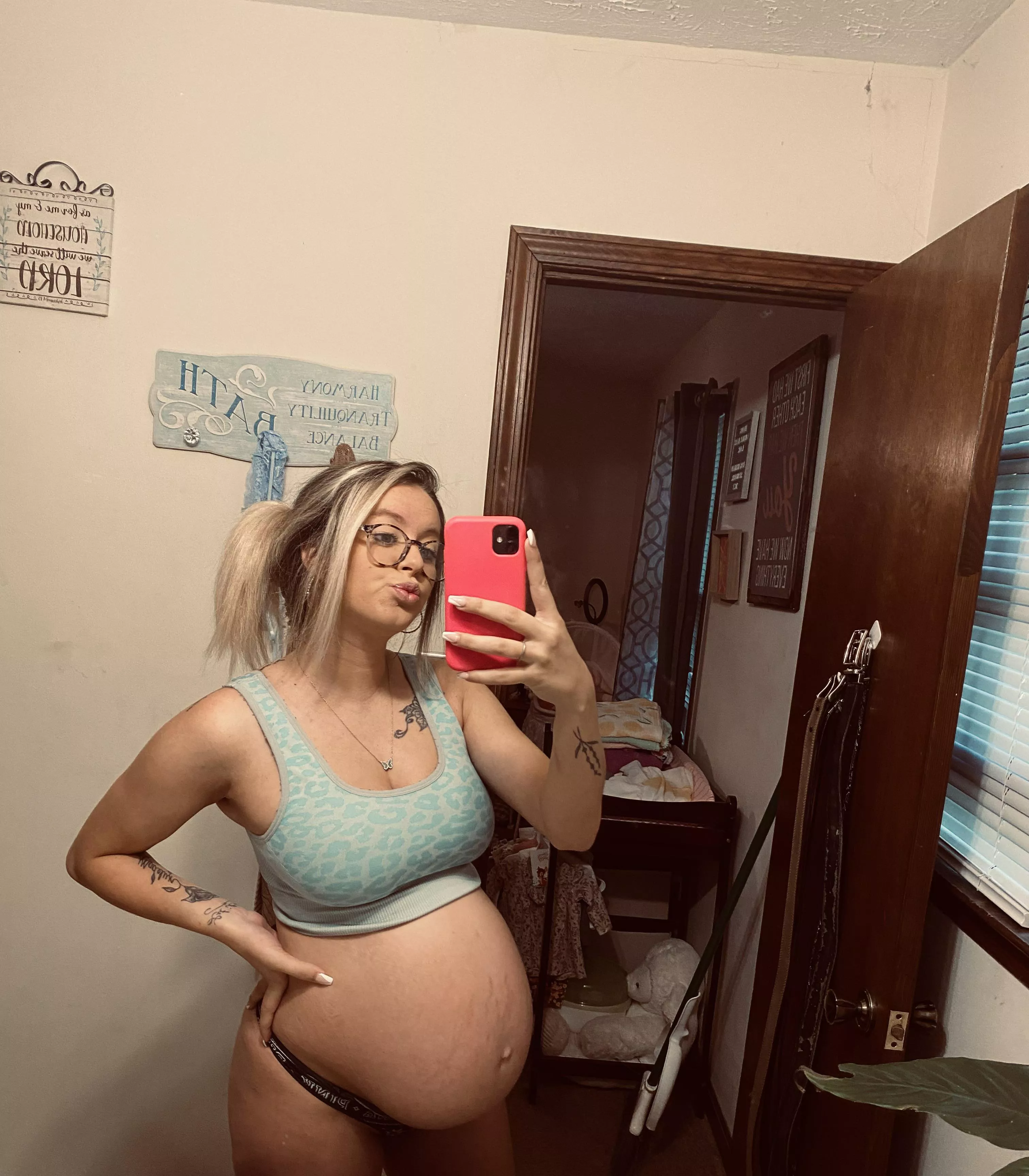 38 weeks still baking ðŸ˜‹ðŸ˜‹ðŸ¤ª