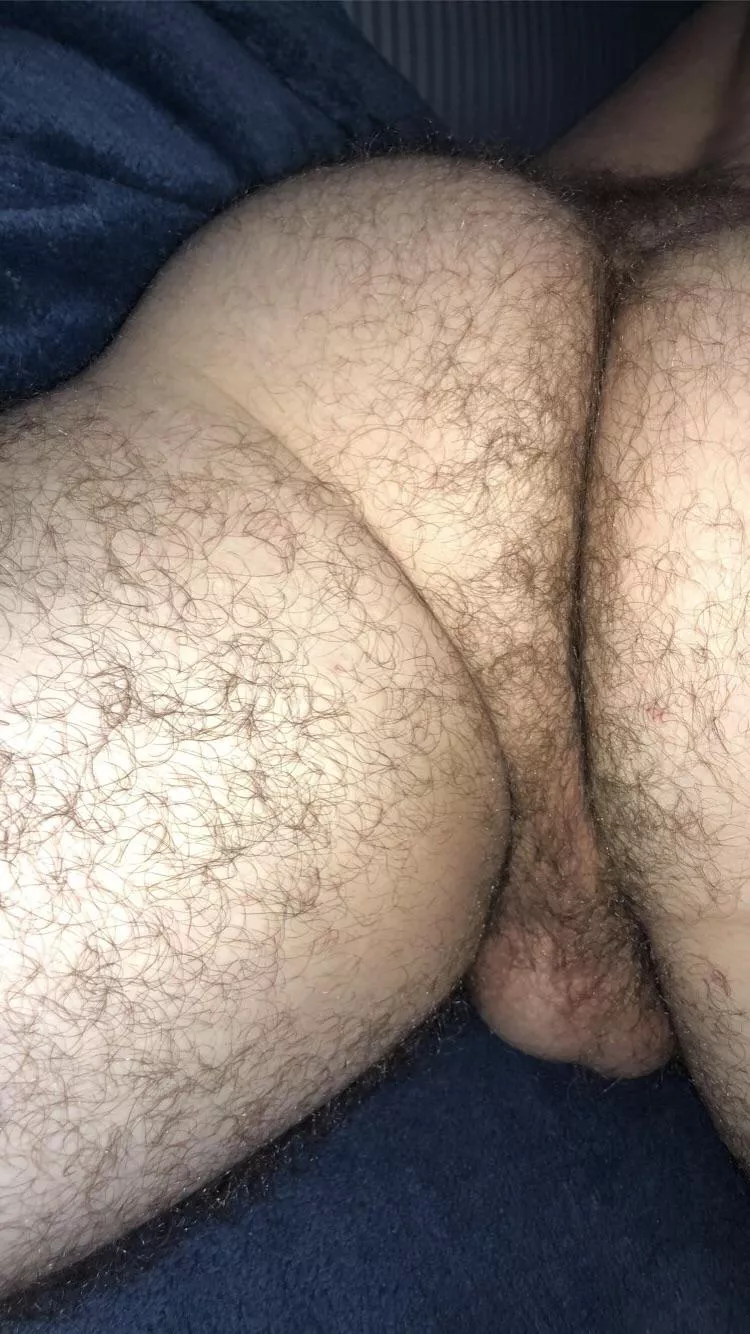 Could be bigger, ubt at least its hairy. 28