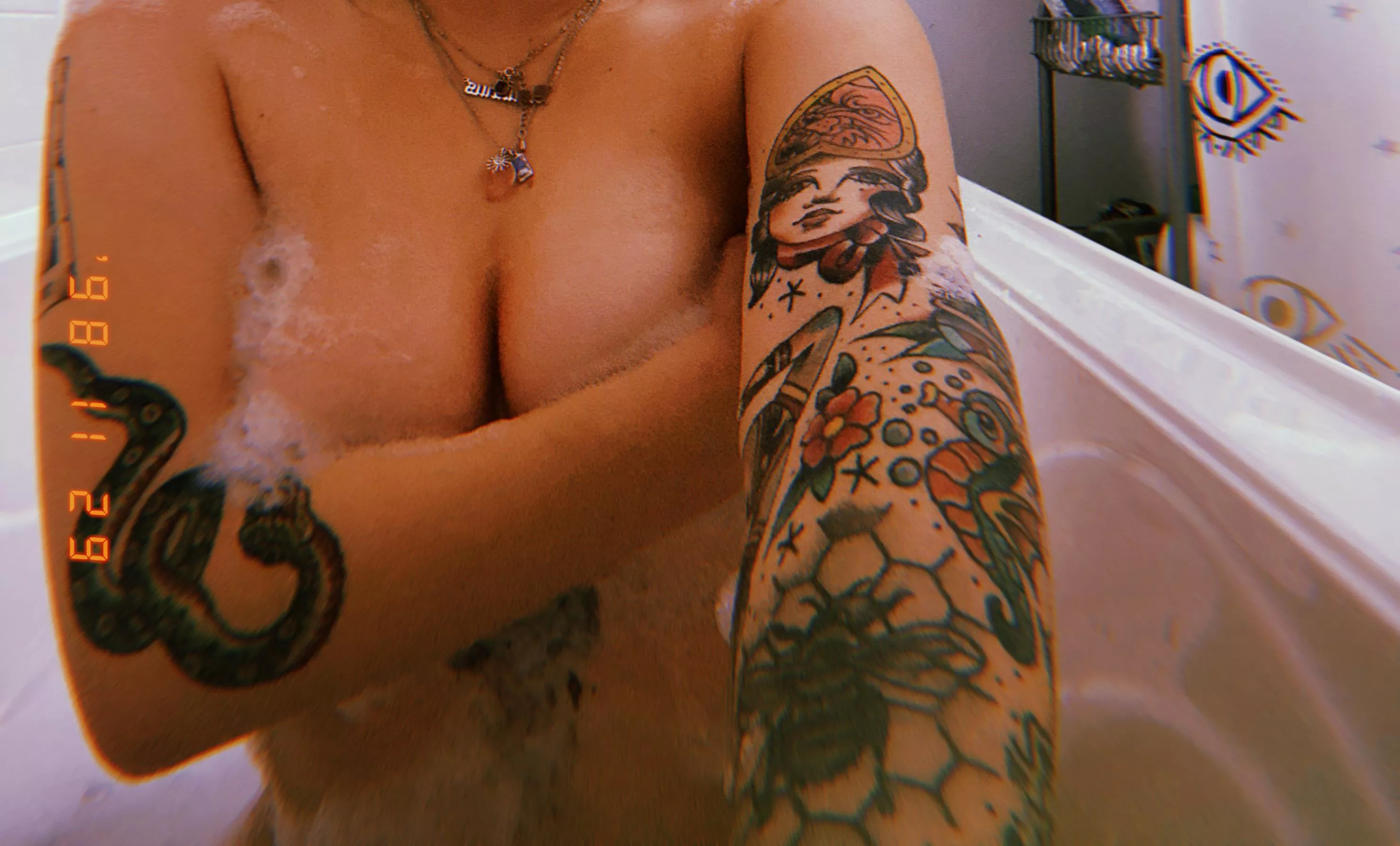 it’s bubble bath time (f)