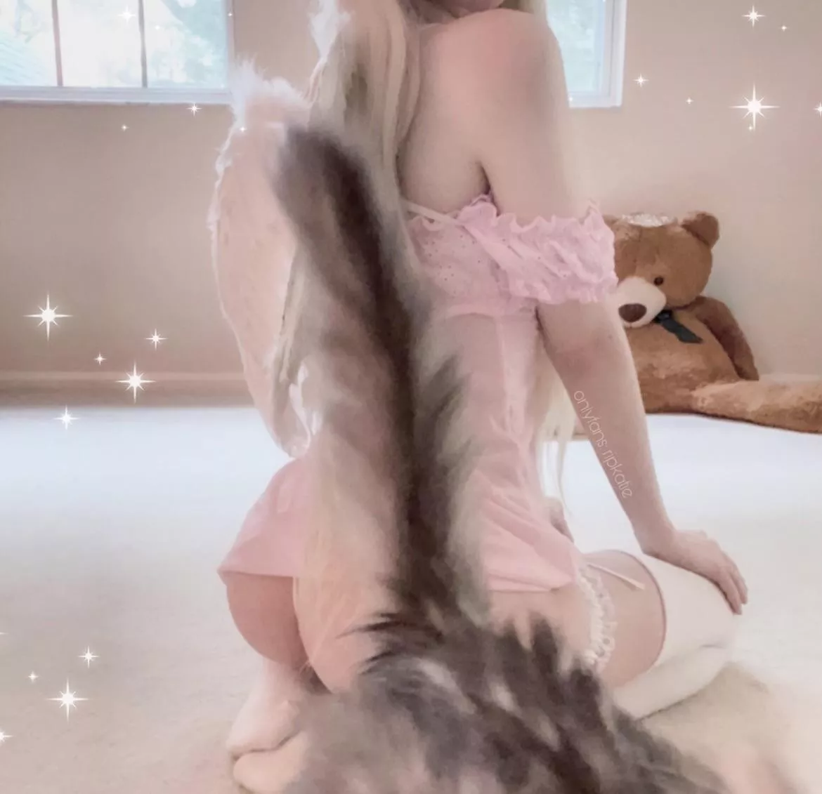 thereâ€™s currently 28 spots left to get 30% off my onlyfans, sub to see my cute angelic 18 year old body !! â™¡ âŠ¹