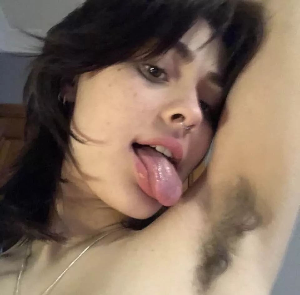 Upvote if you want to cum for Bethany