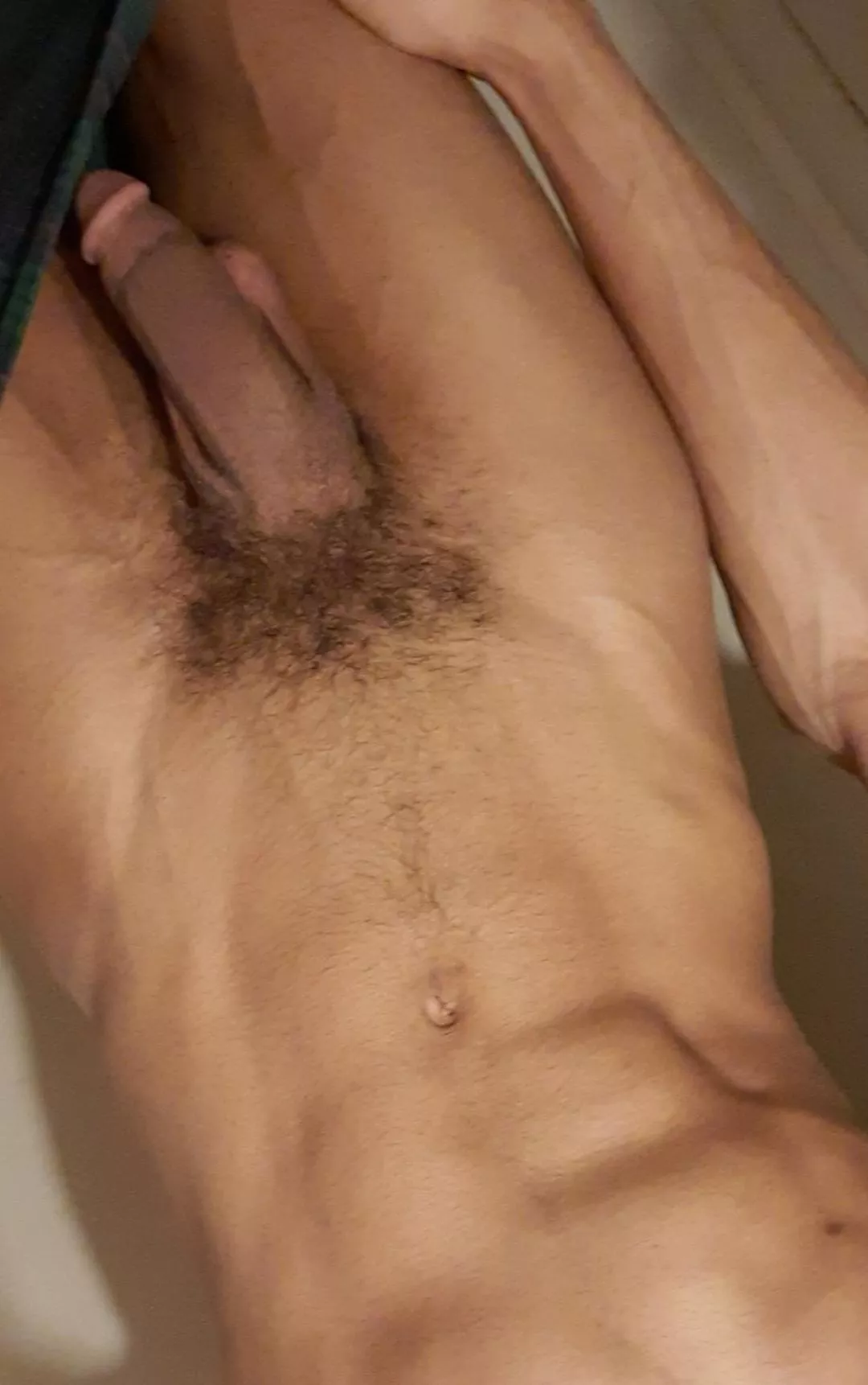 Who wants to help me get my dick hard?