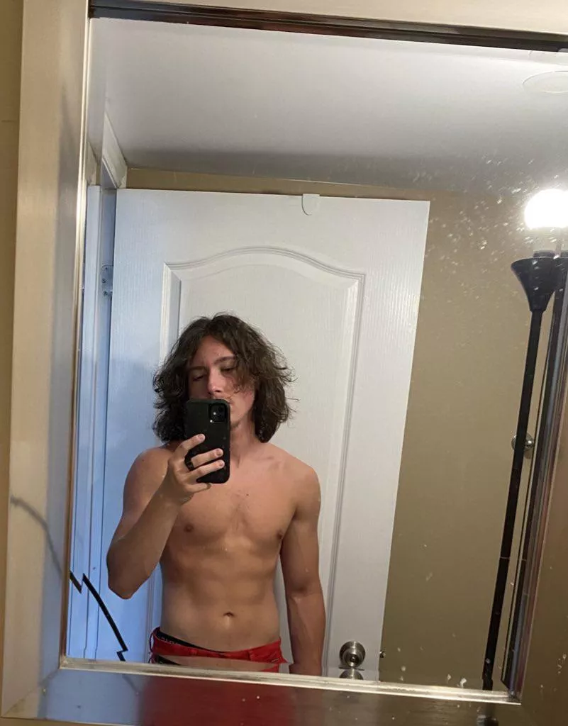 Come worship this 19YO body🤤