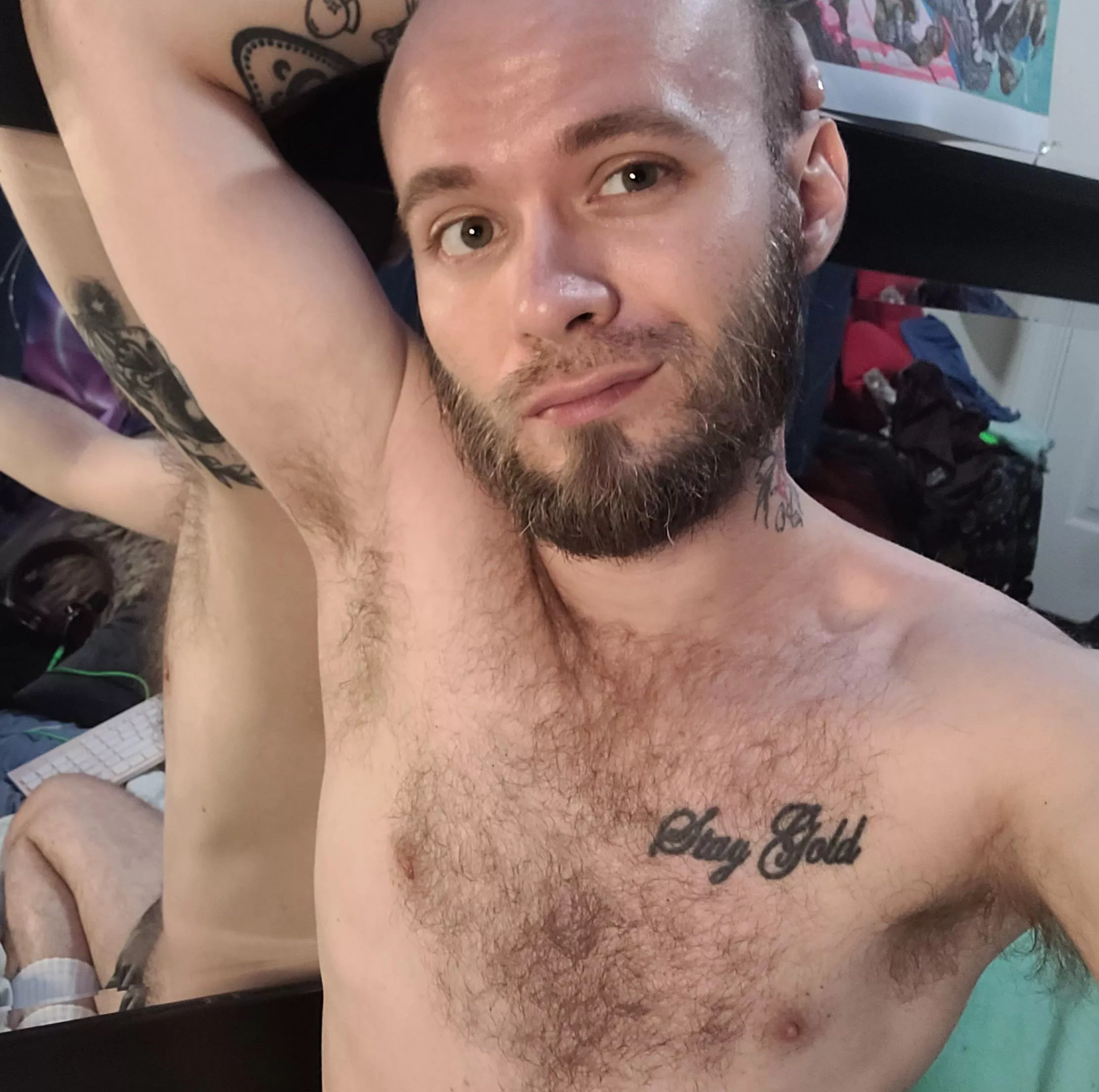 new profile, same Otter ðŸ¦¦ How's everyone's weekend going?