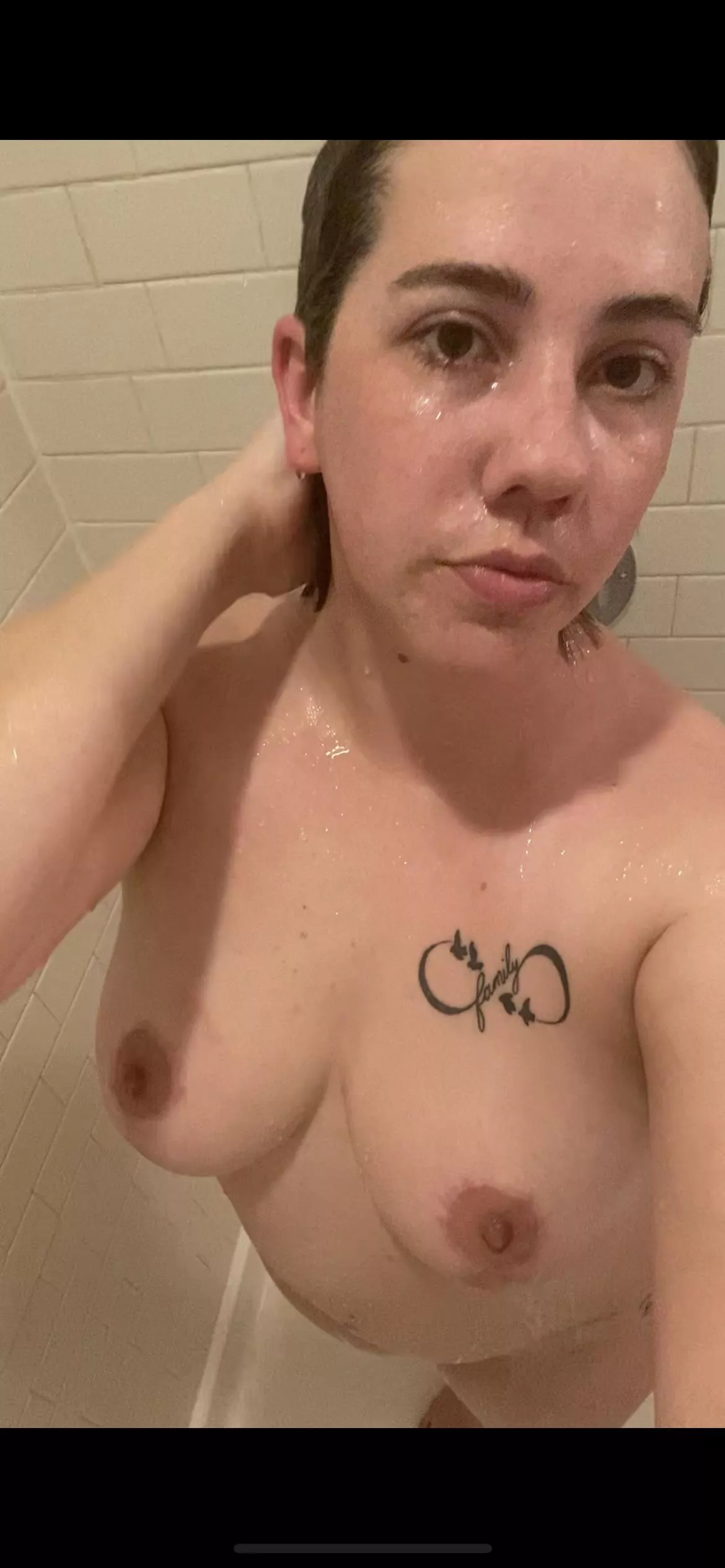 A little shower selfie on a Sunday night