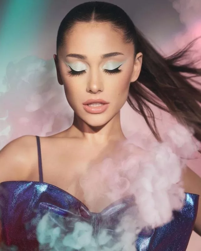 Ariana Grande's face is so sexy