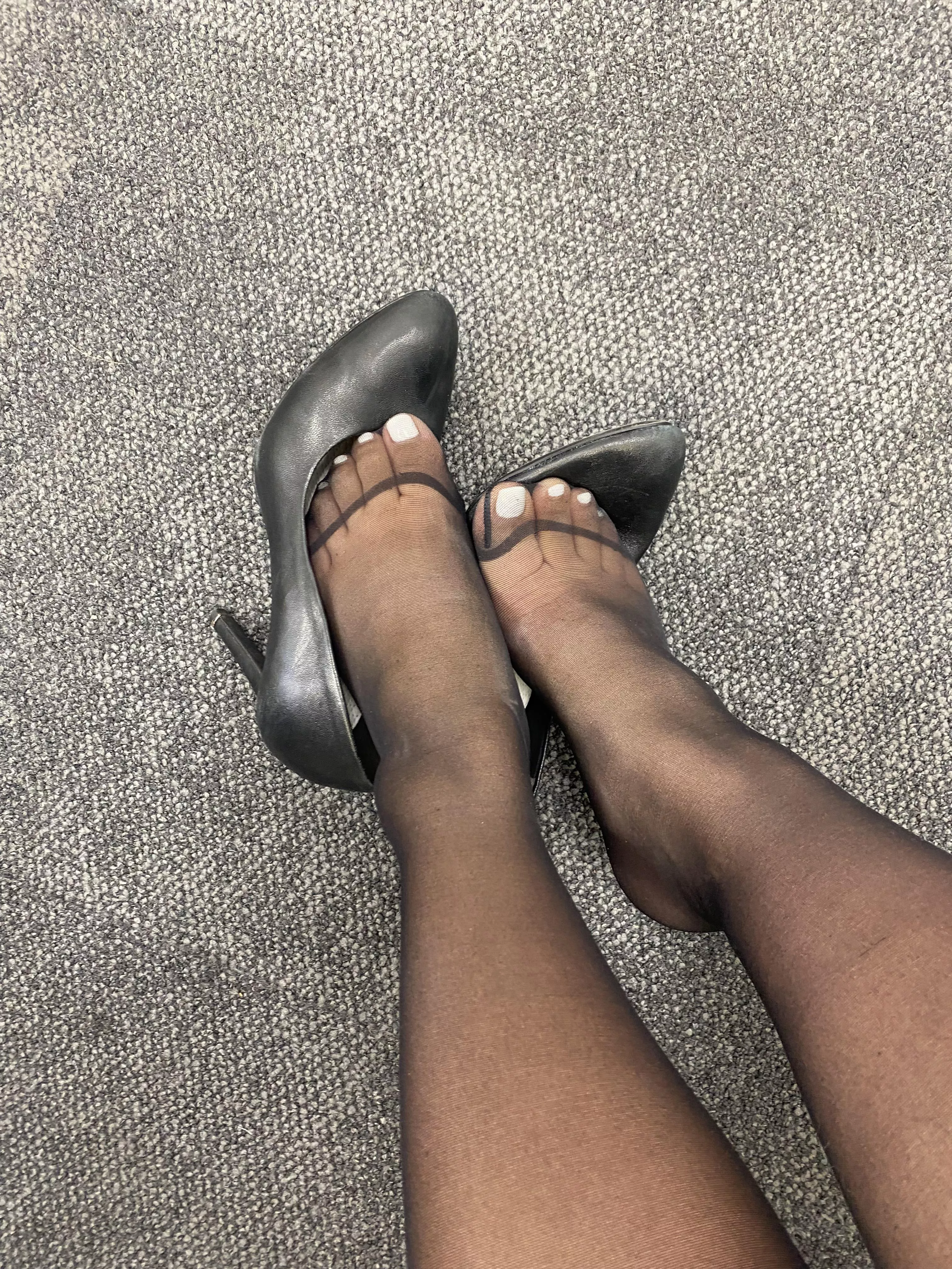 At the office boring in heels and stockings ðŸ’¦