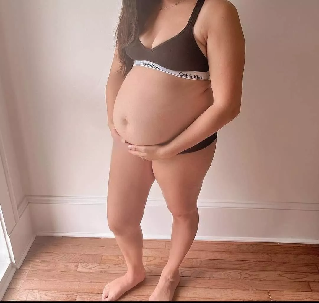 How many guys in here would fuck a pregnant asian interact