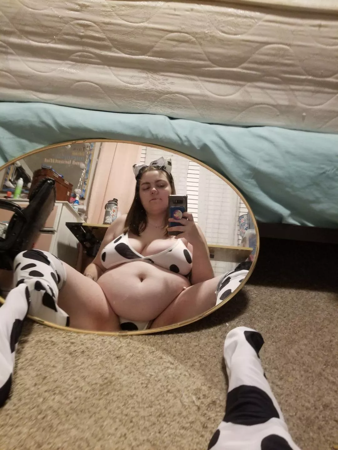 moooo feed me cock and grass 🥺🐮