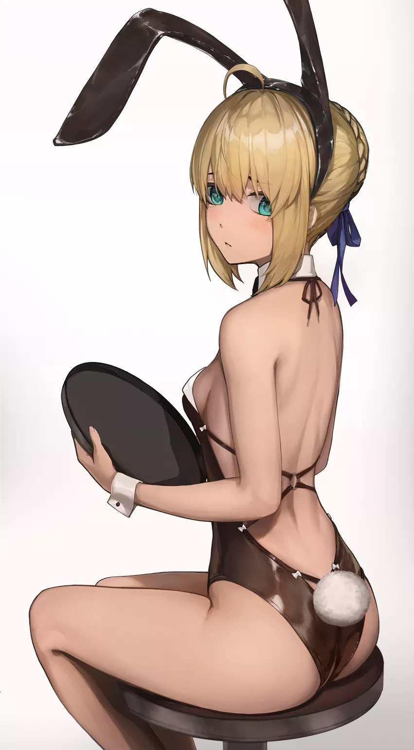 Saber in her bunny costume (by Linnars7)