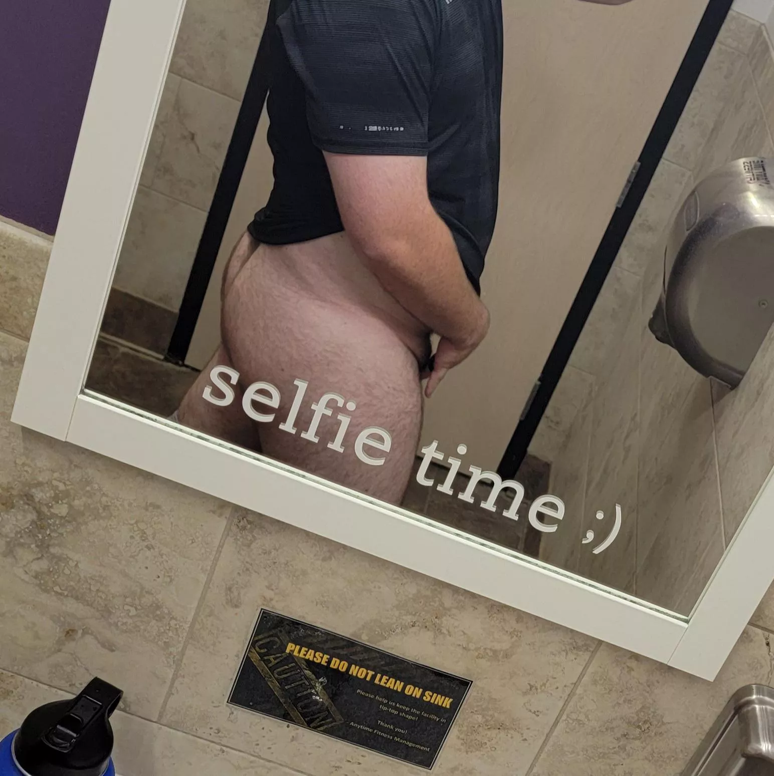 ) Secretly bi gym ass from my workout today lol