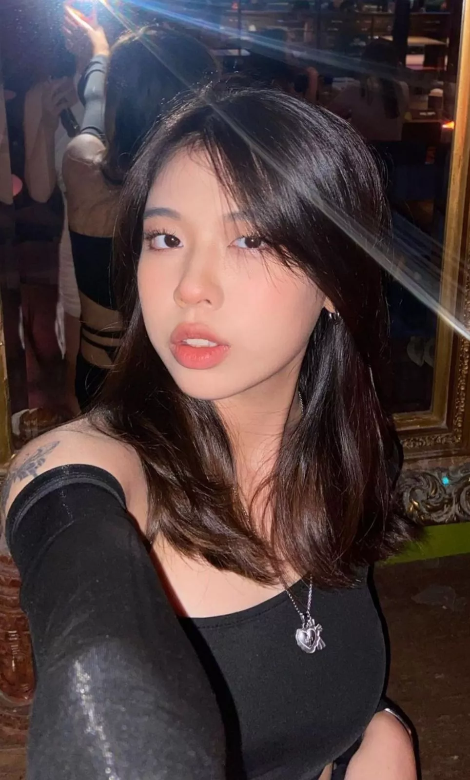 anybonde want to jerk/cum trib some asians i know?