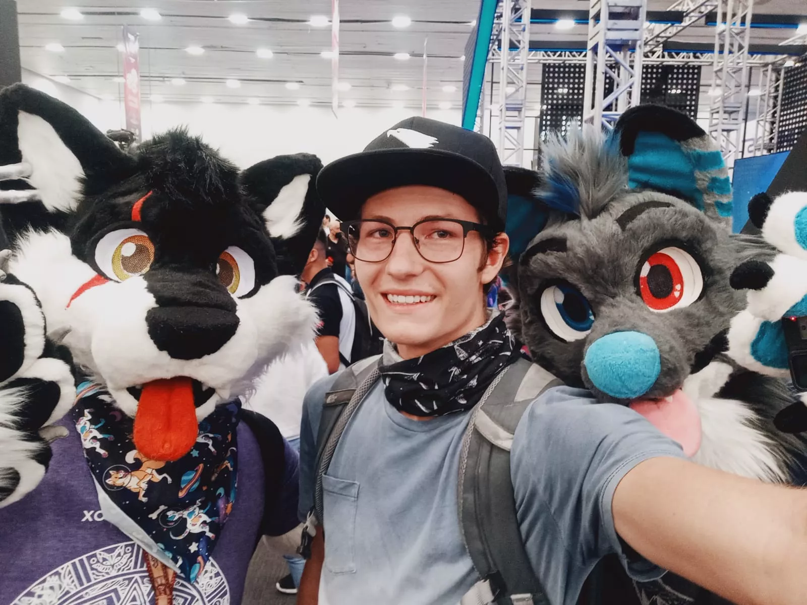 Can Anyone ID these guys (TalentLand 2022 Mexico) I'm the one in the middle