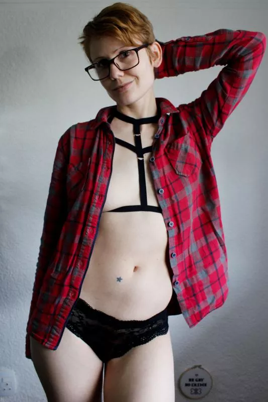 Flannel shirts and chest harnesses go with everything :)