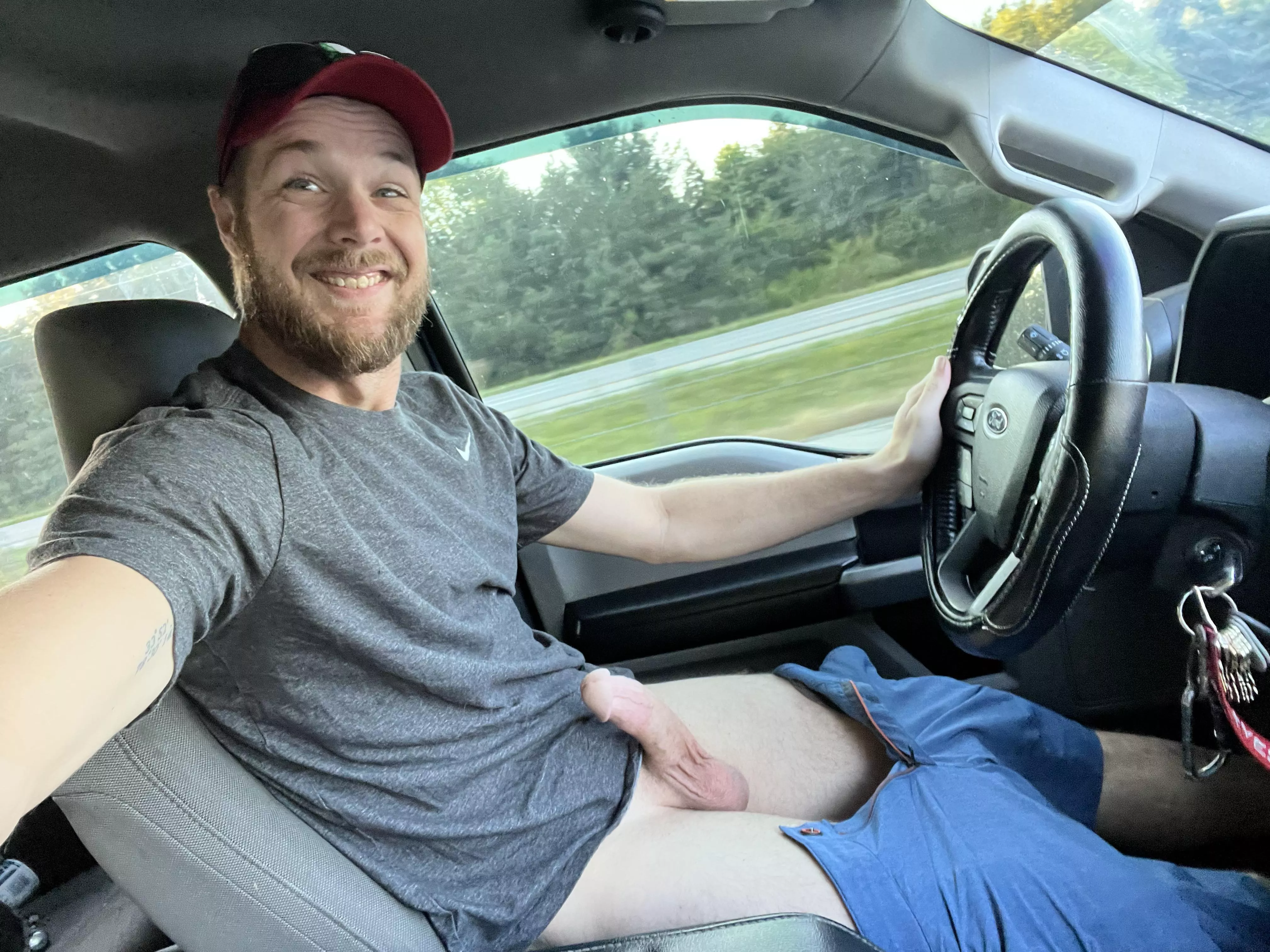 Hey bros (32) letâ€™s ride