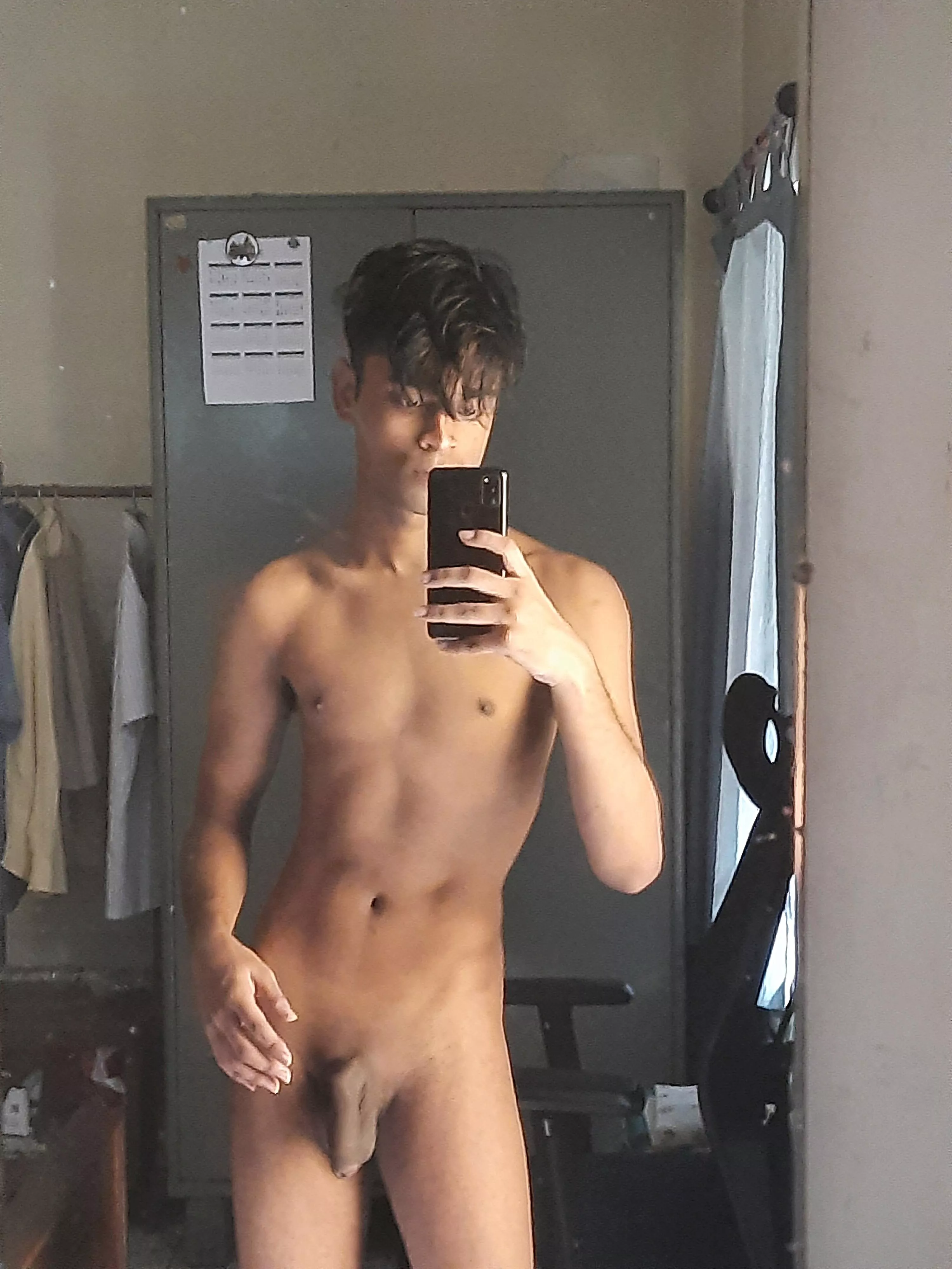 20 y'all like indian twinks?