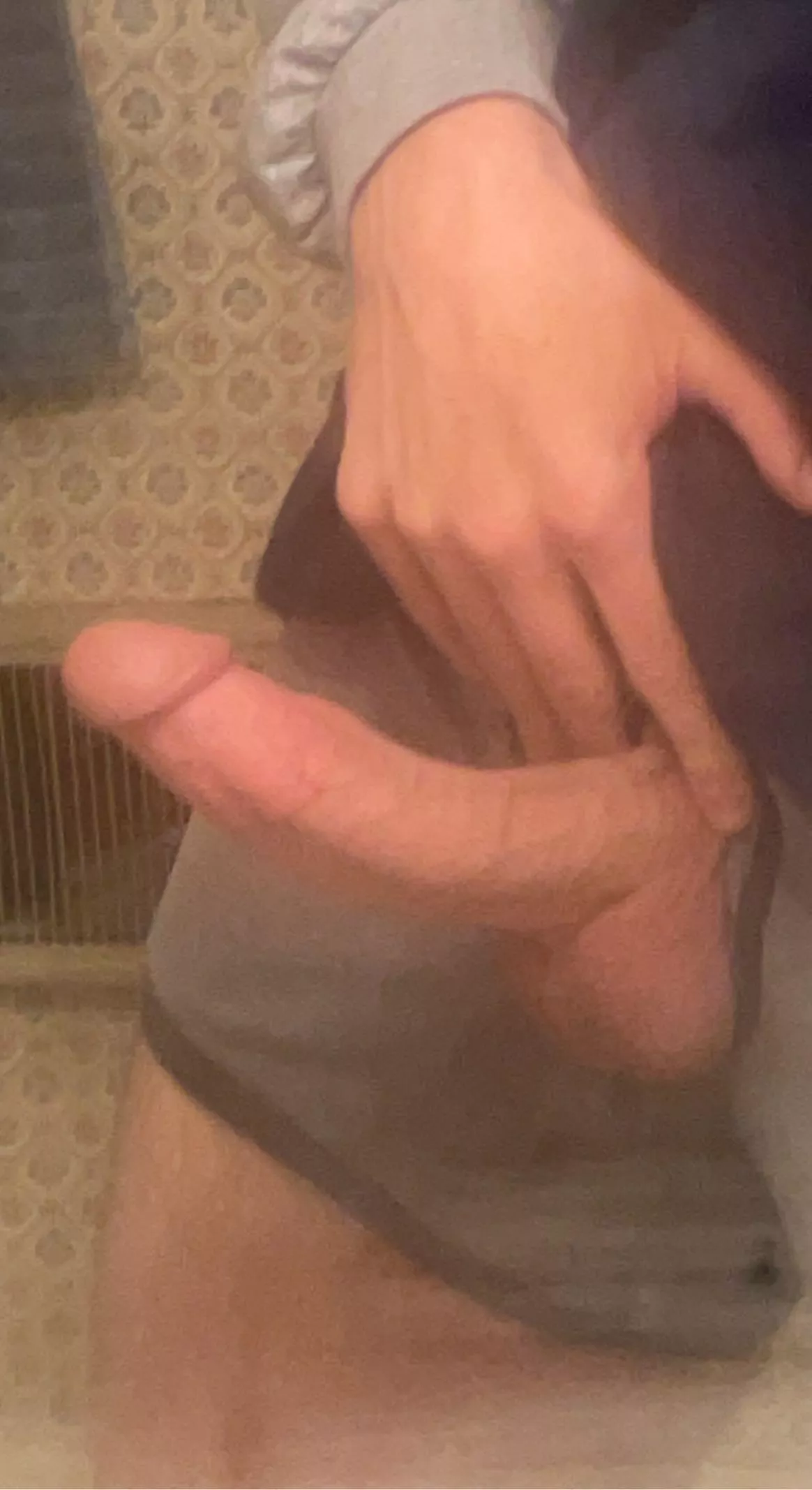 Can anyone use an 8â€ cock rn??