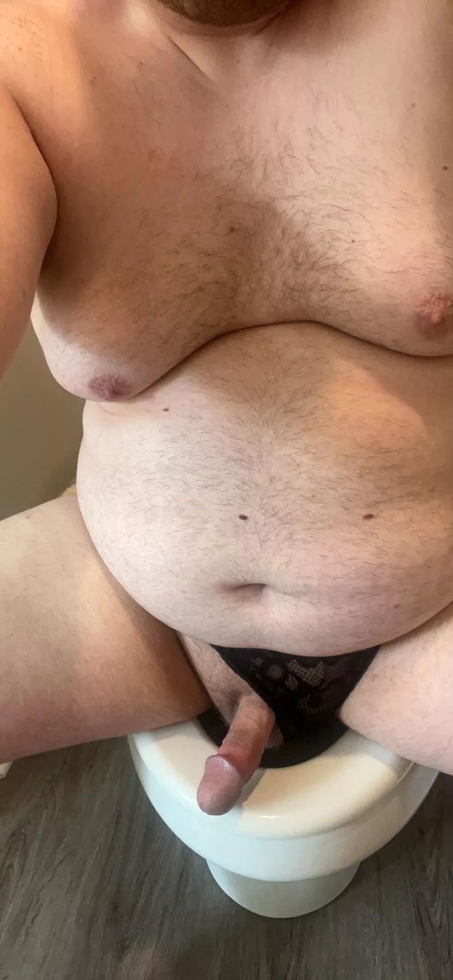 Chubby guy looking for friends to chat with or trade pics