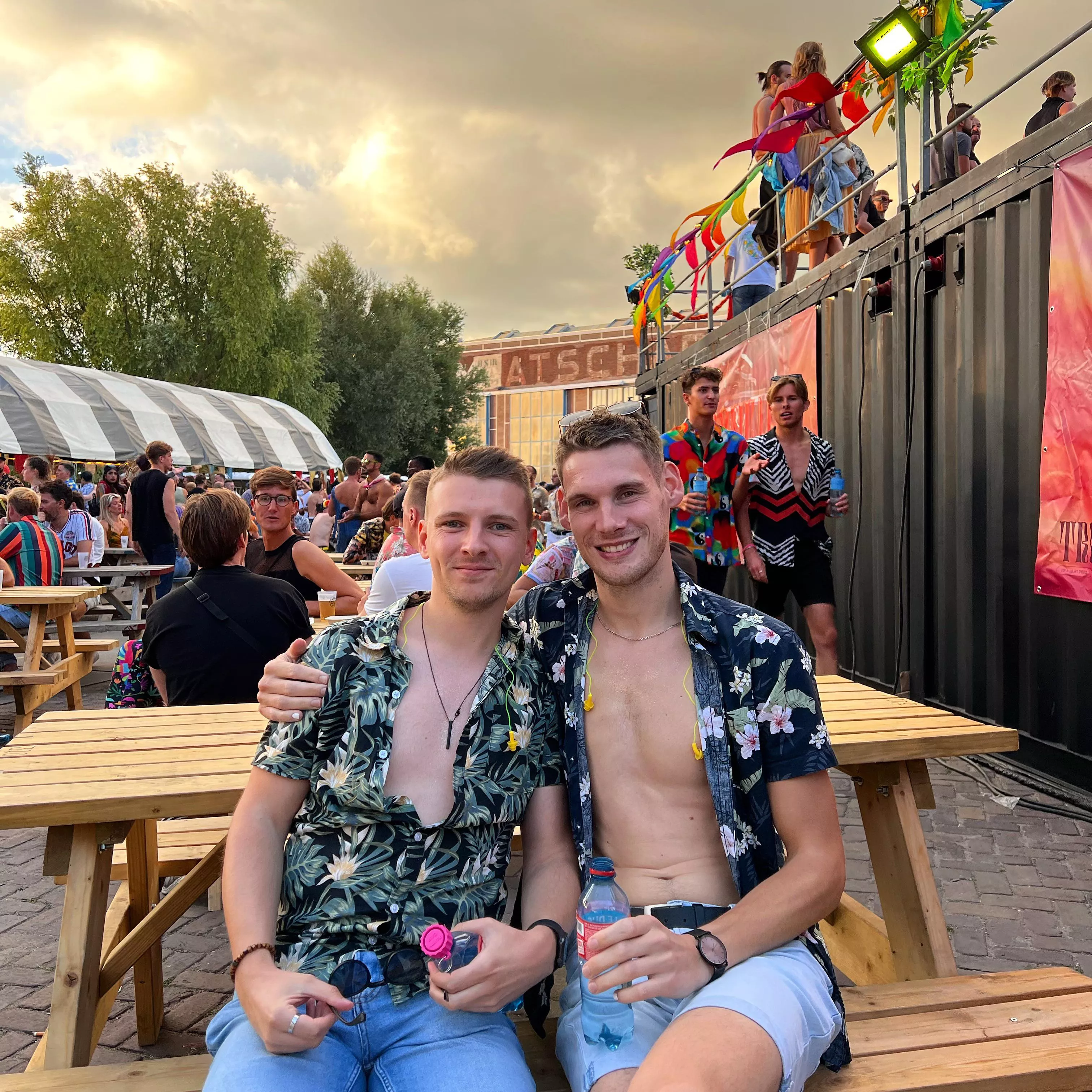 Le boyfriend and I were at a festival 🦭