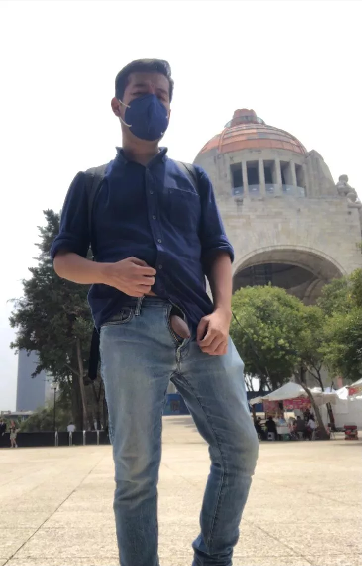 Walking around Mexico City 😈