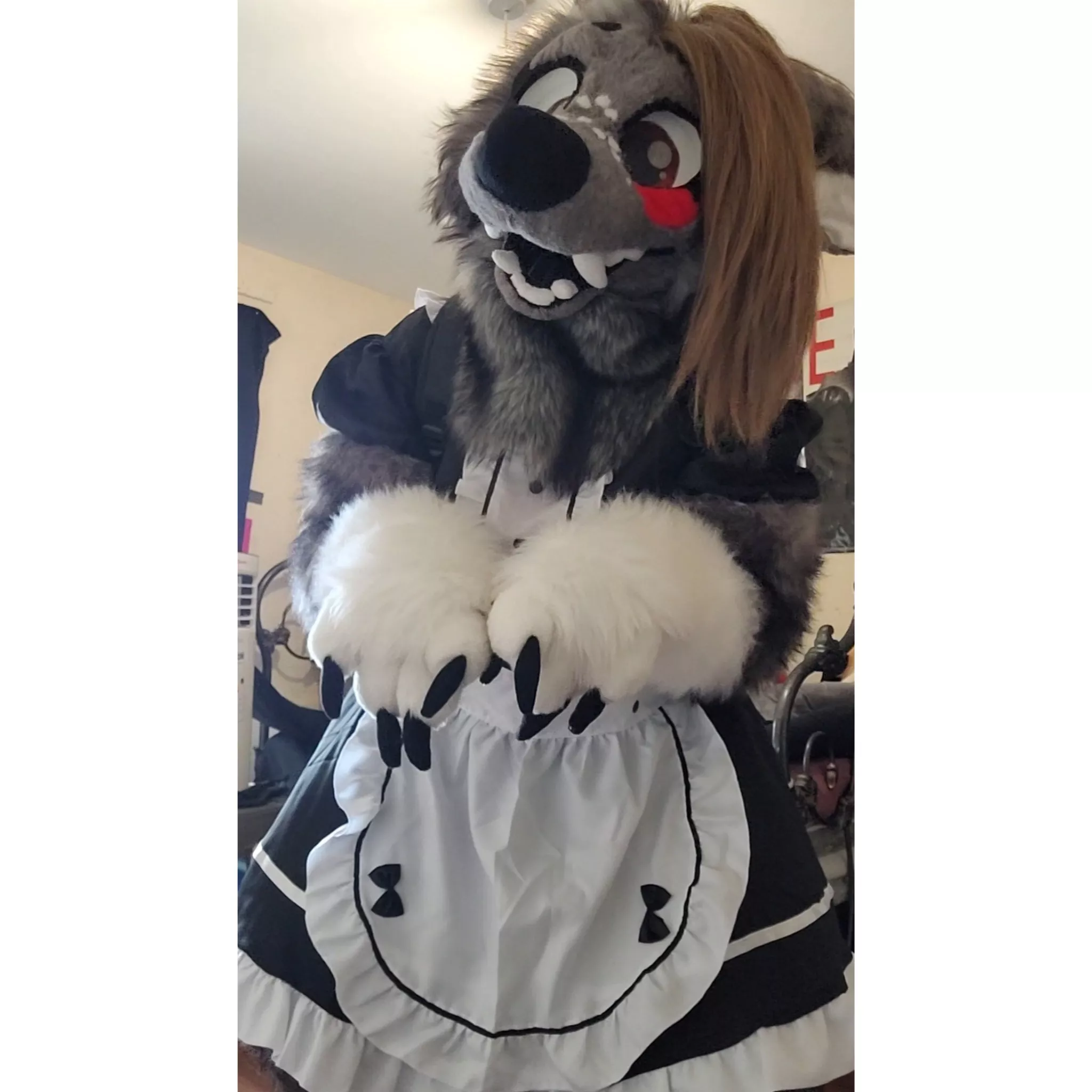 Would you give this fluffy maid a hug?💖