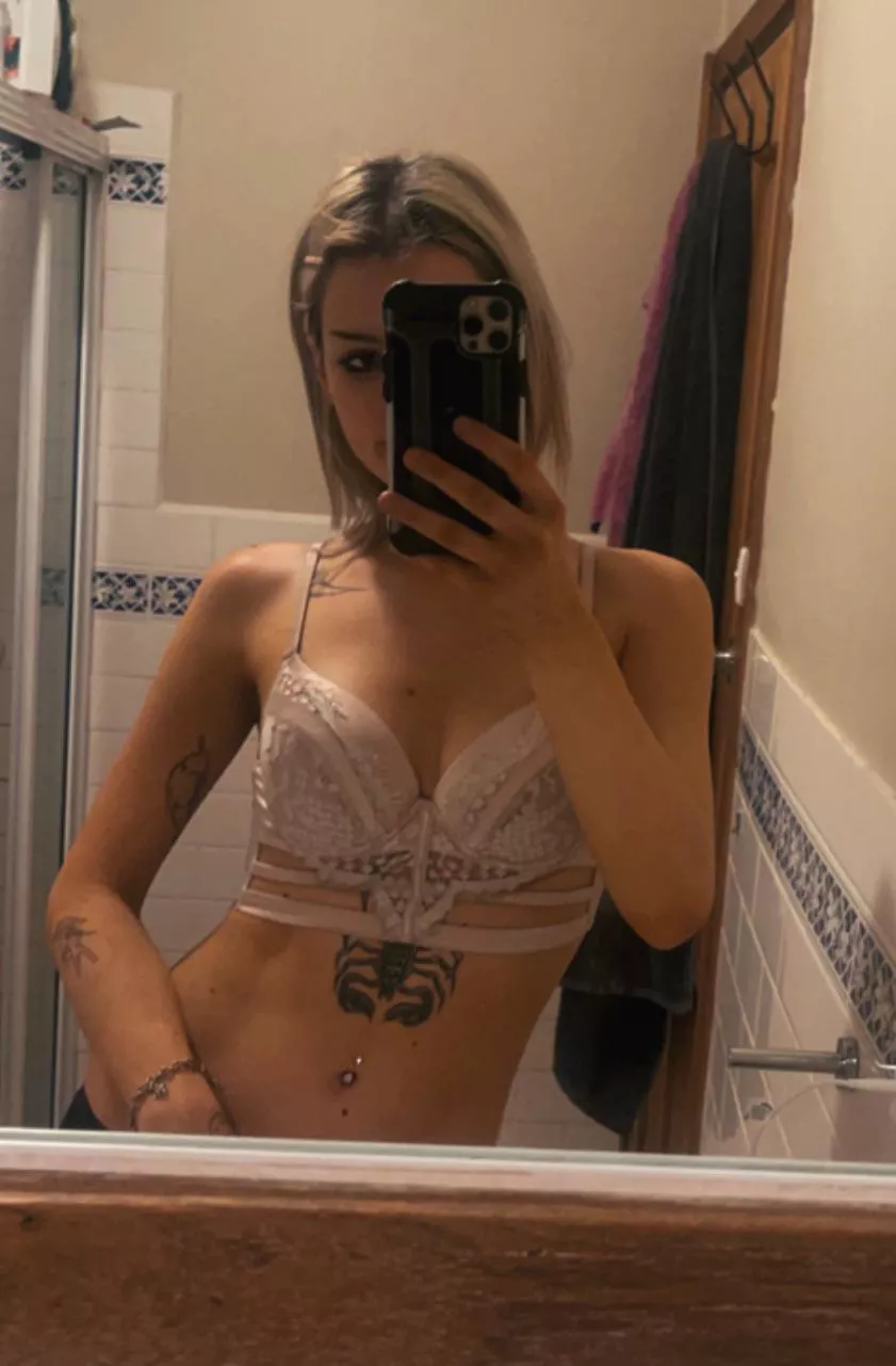 23 Australian babe. Come say hi x new to OF 💖