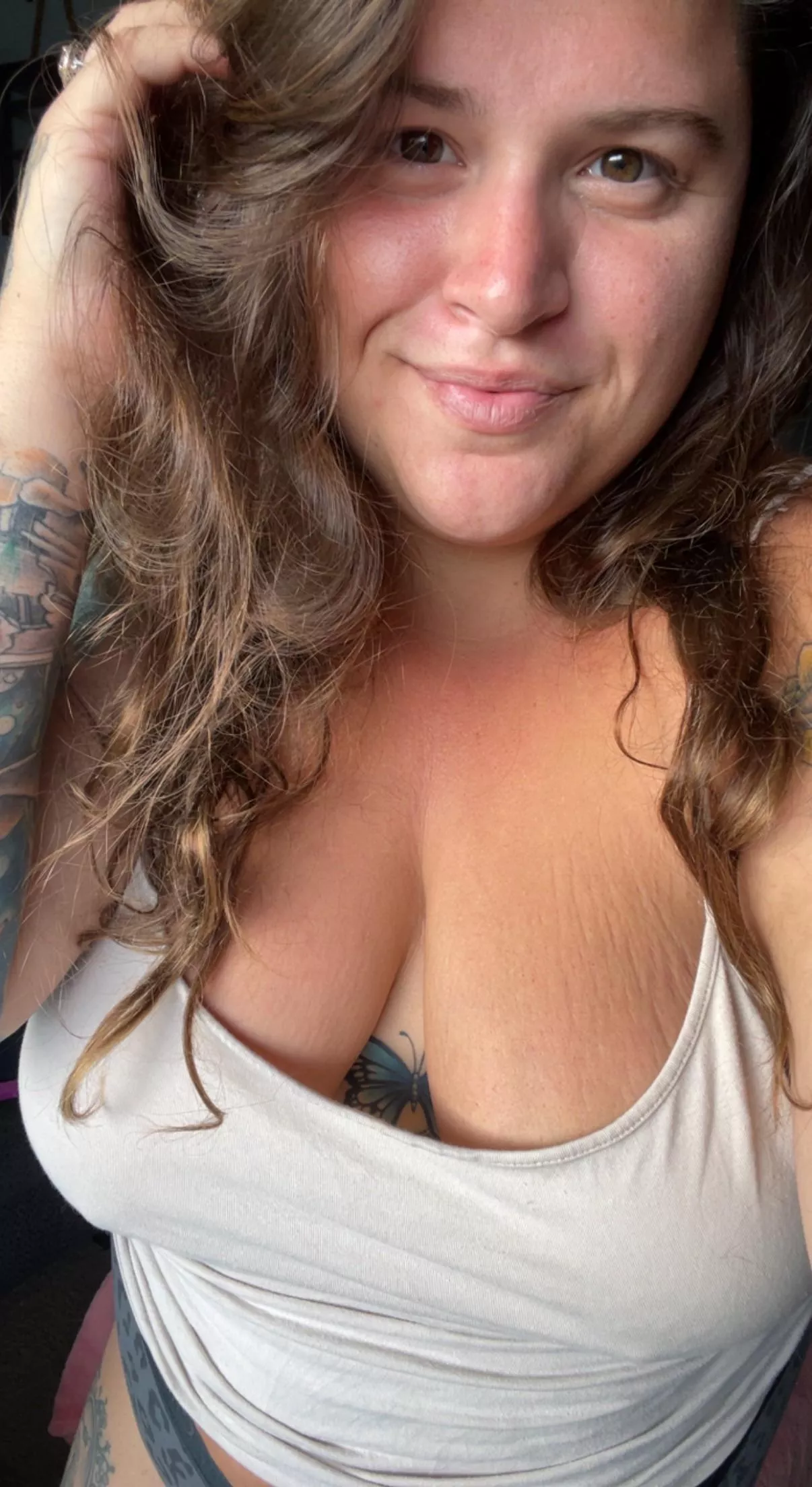 big natural titties ,tats and a flirtatious soul let this naughty bbw stoner brighten your day!