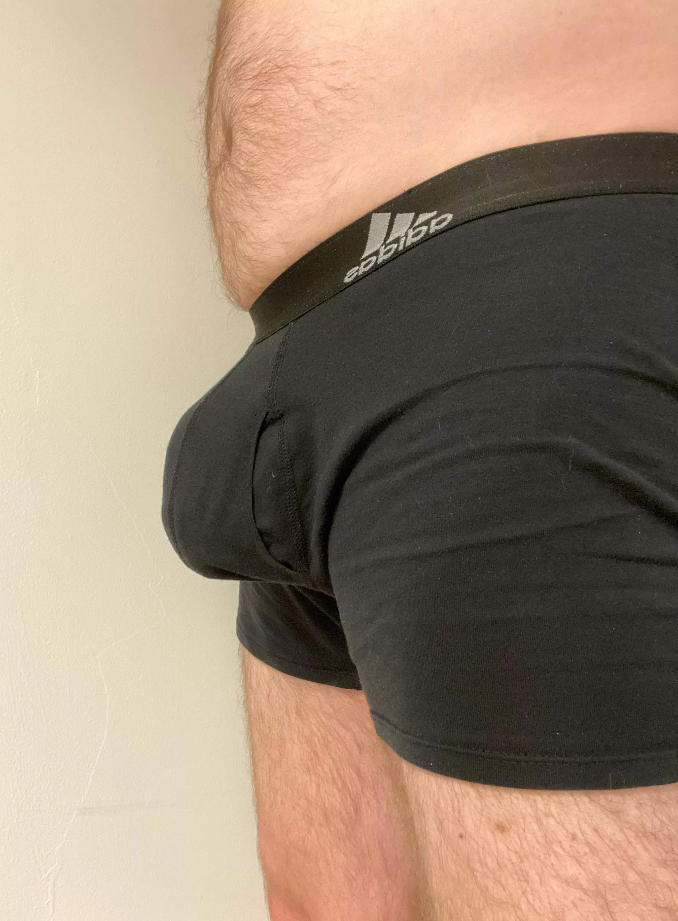 Dad bod bulge