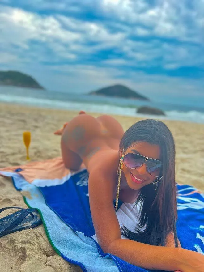 Do you wanna fuck me on this beach? [F]