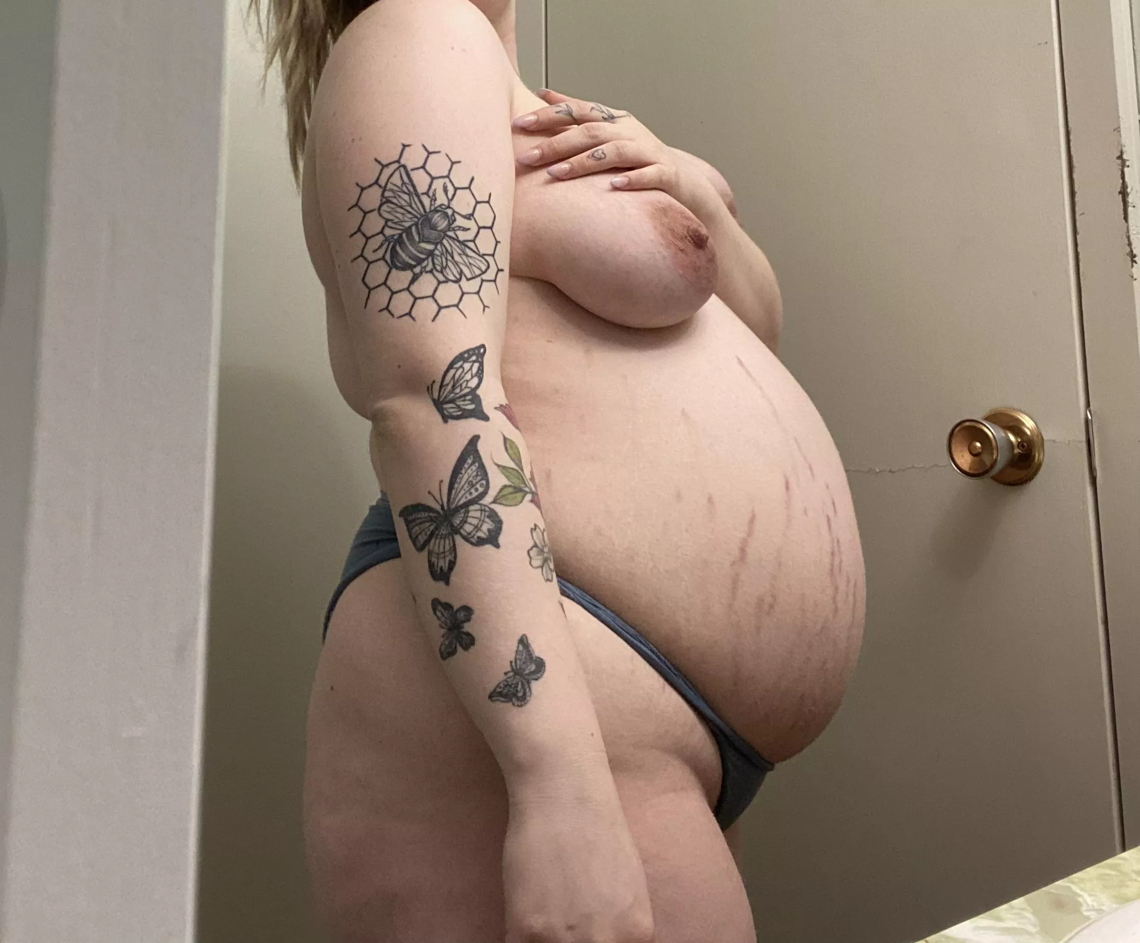 Does anyone have a thing for pregnant moms?