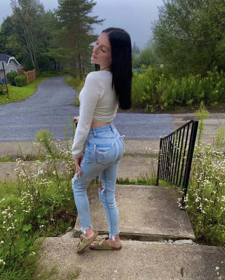 Her ass looks amazing in those jeans