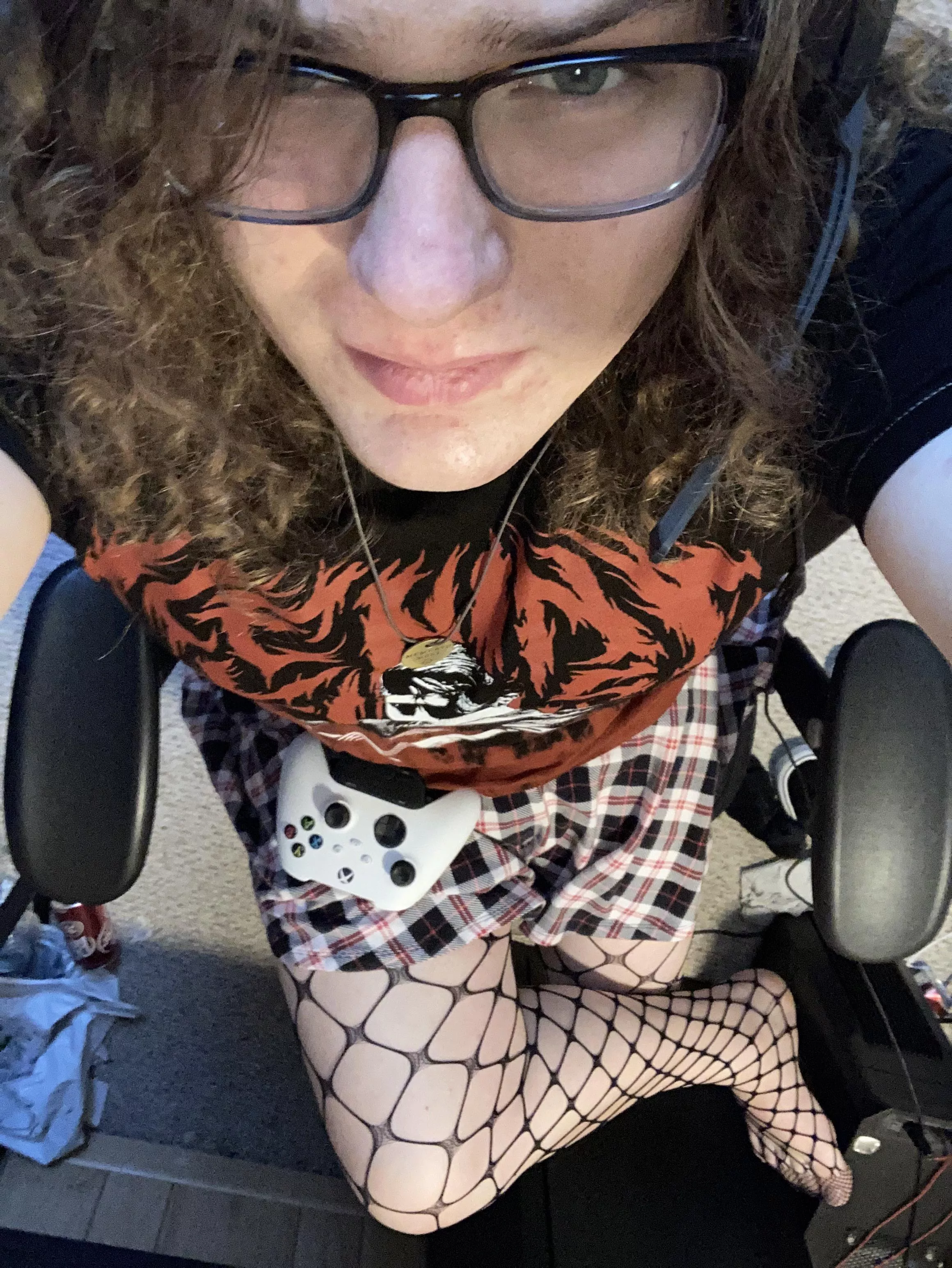 Hey there :3 would you like to game with me?