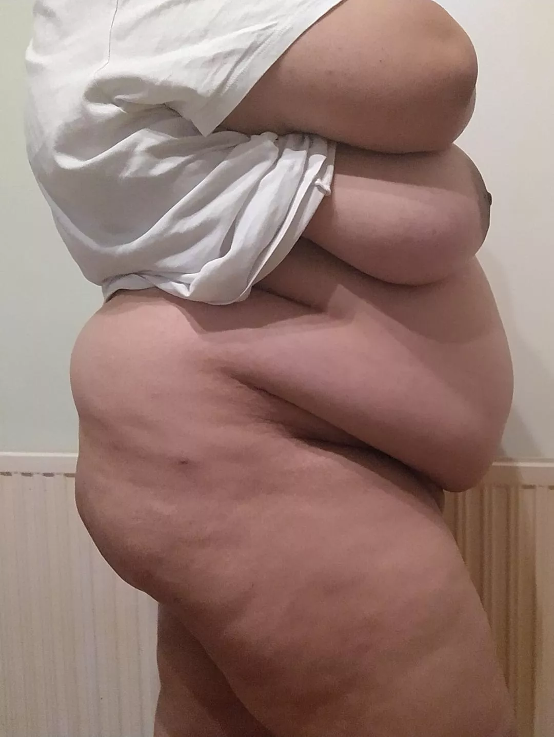 Look at all of my fat rolls