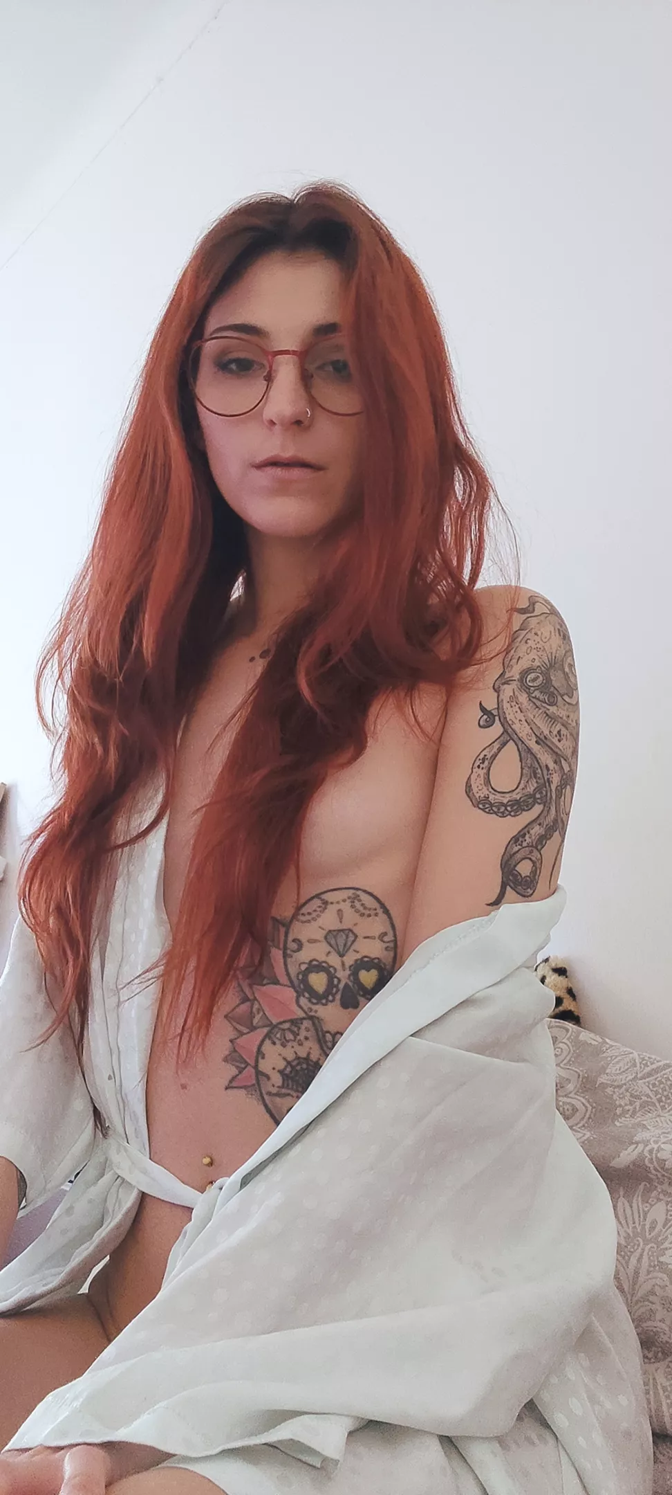 Redhead chick with tattoos too ^^