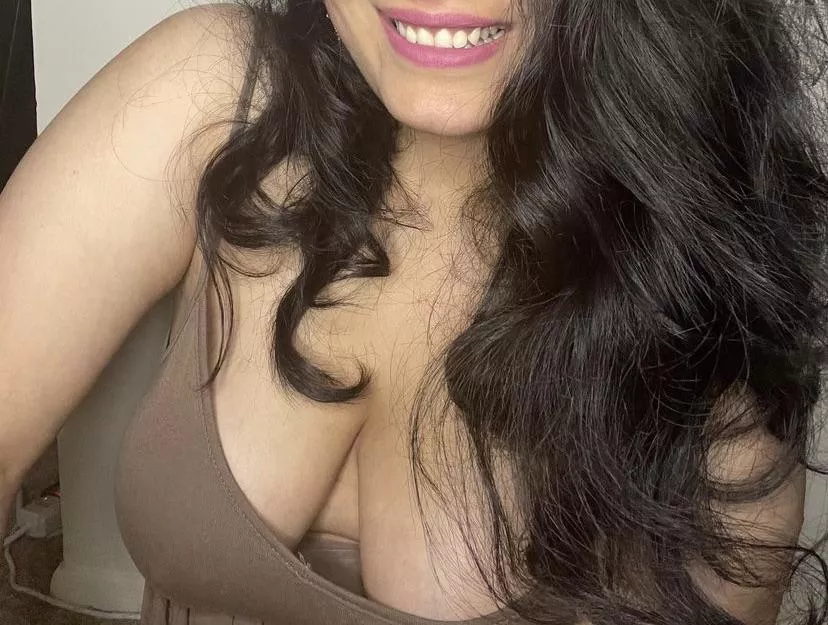 Sheâ€™s happy to be back here after a break. Indian slut wife for you. Bulls welcome