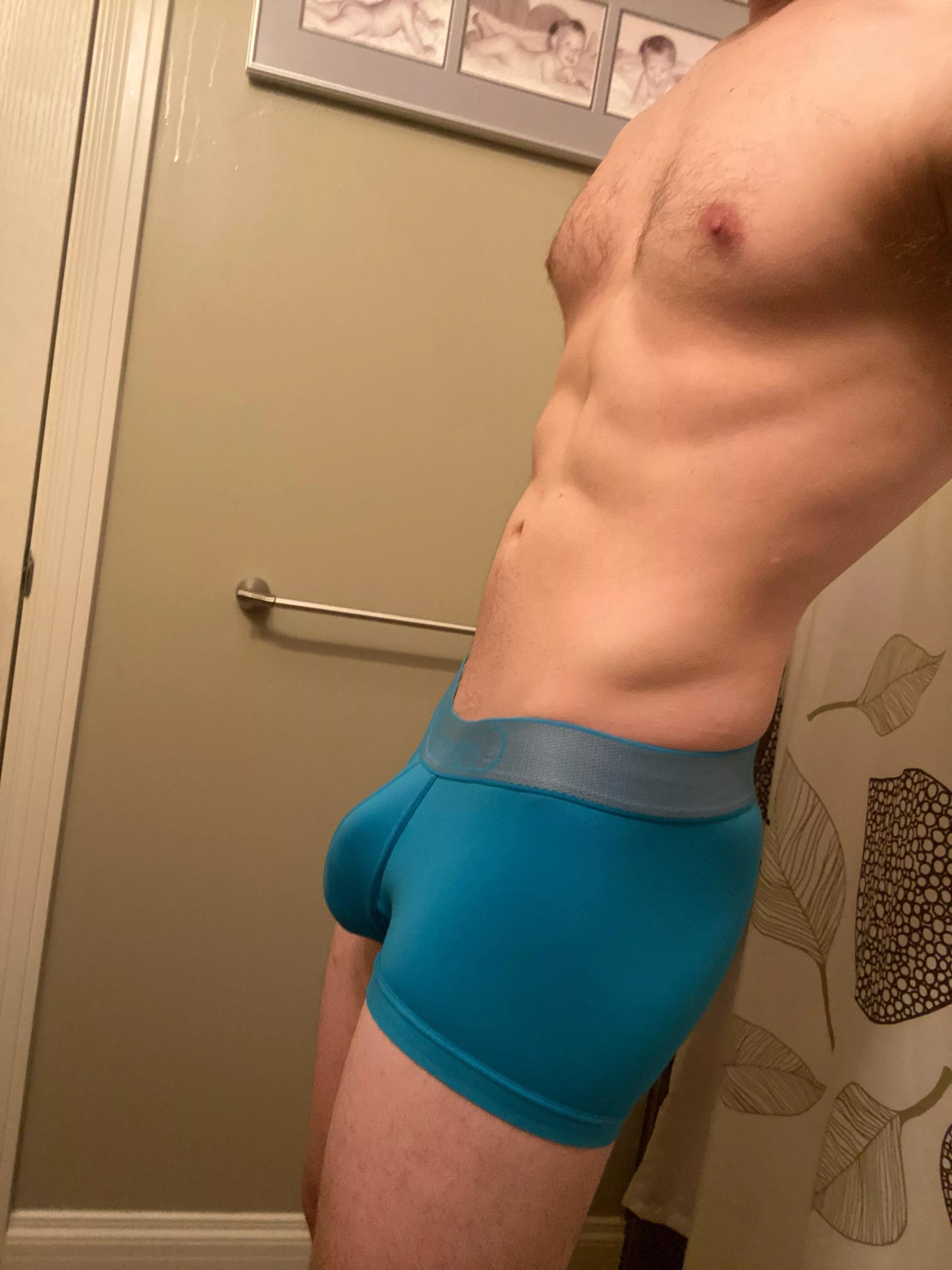 Skinny hung twink bulge