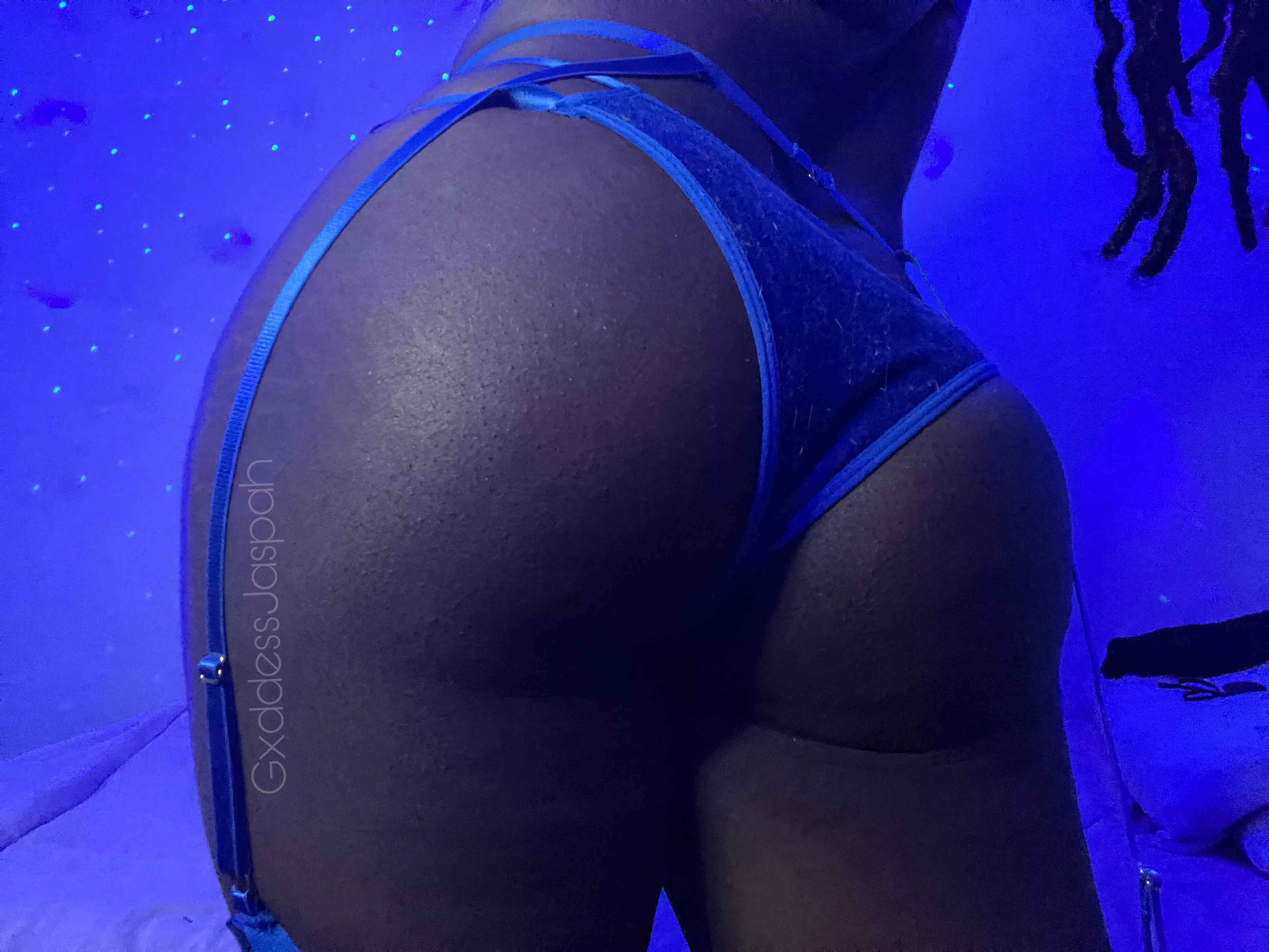 This ass looking good in blue