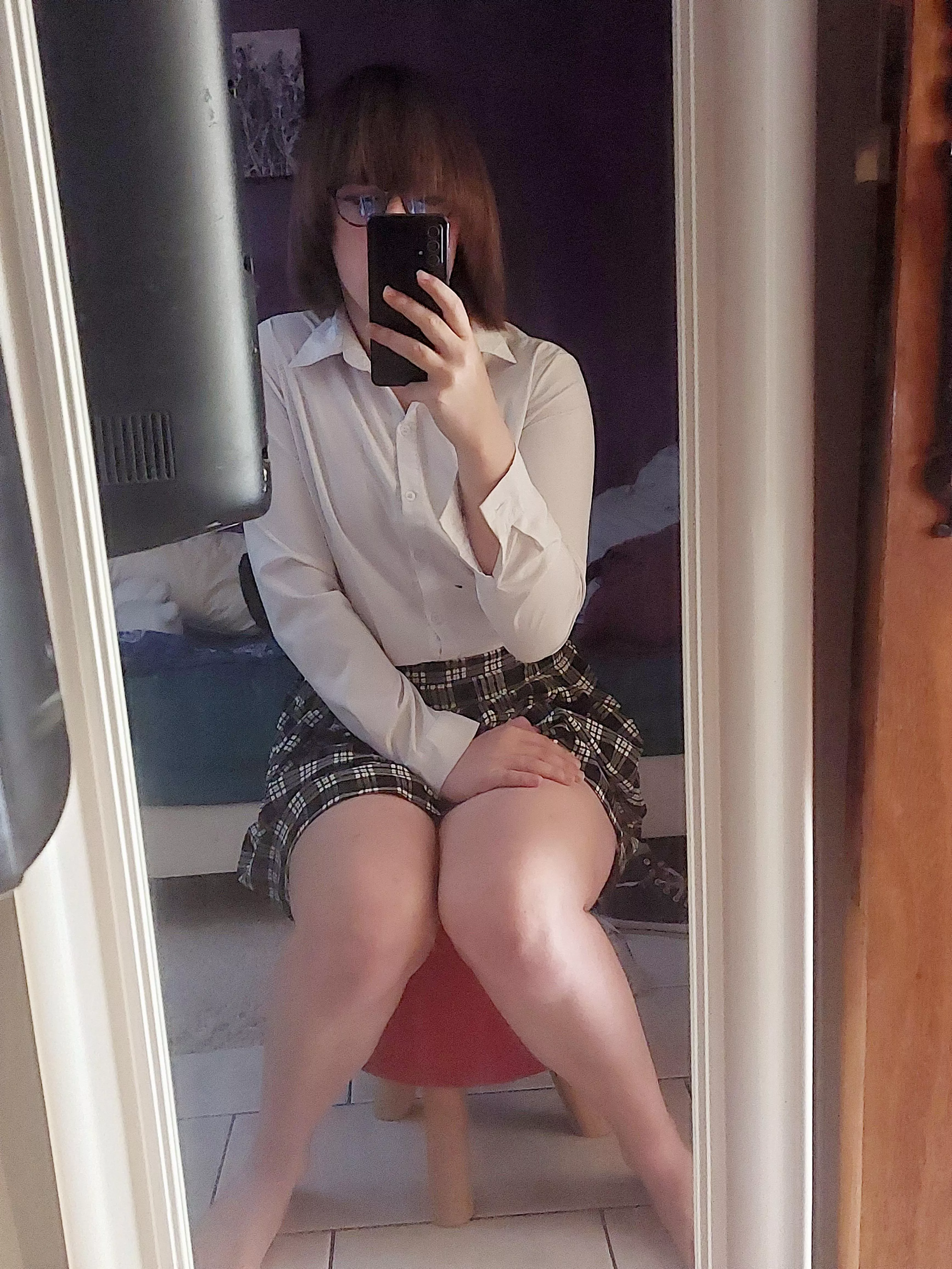 Was trying a pleated skirt to see the results