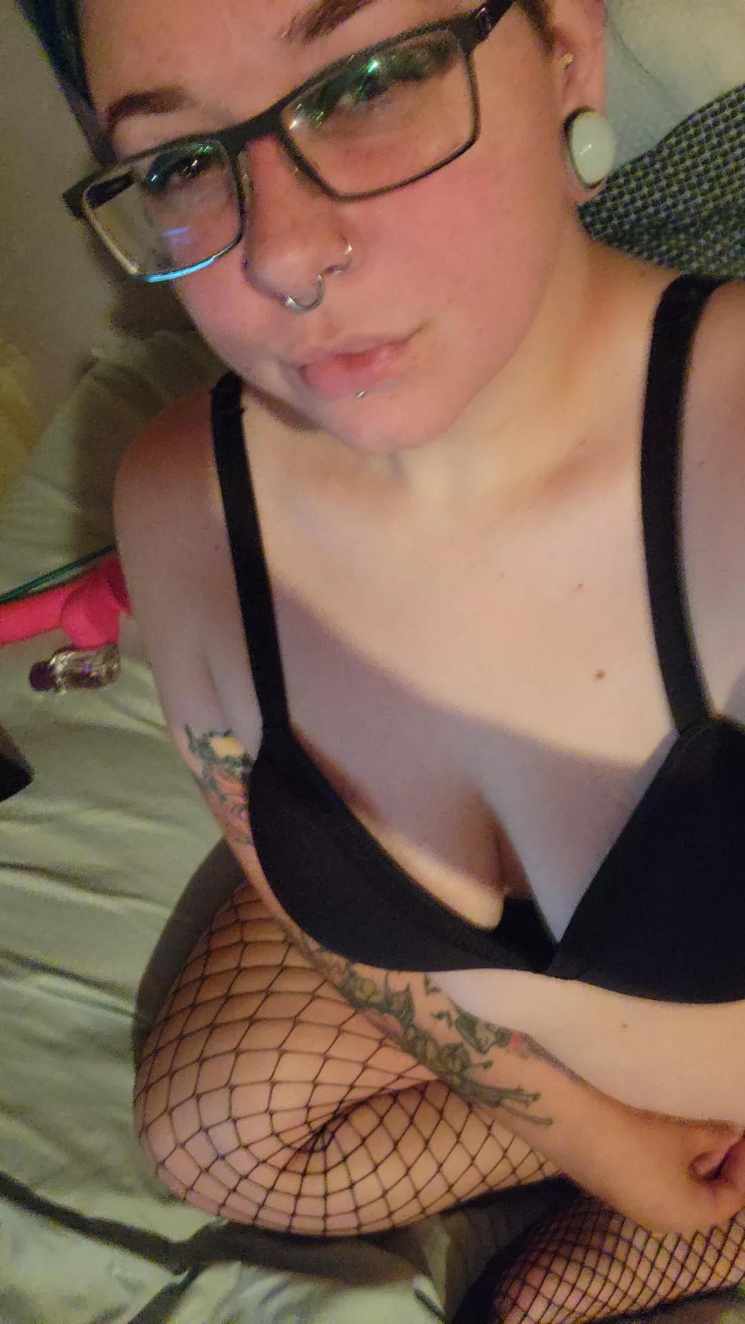 come play? www.chaturbate.com/b/sub_bunnyyy/ 🥵