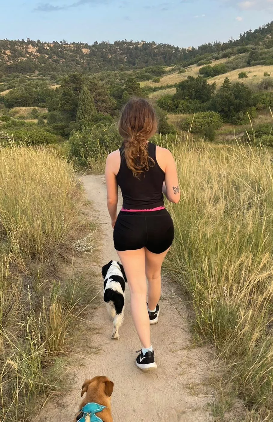 Hiking does the body good! 💚