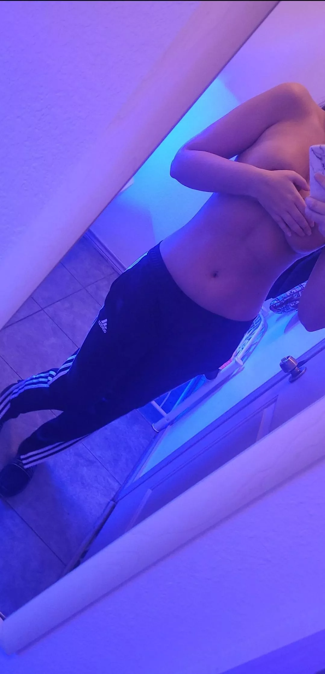 [IMG] Hello, just showing off my flat tummy!