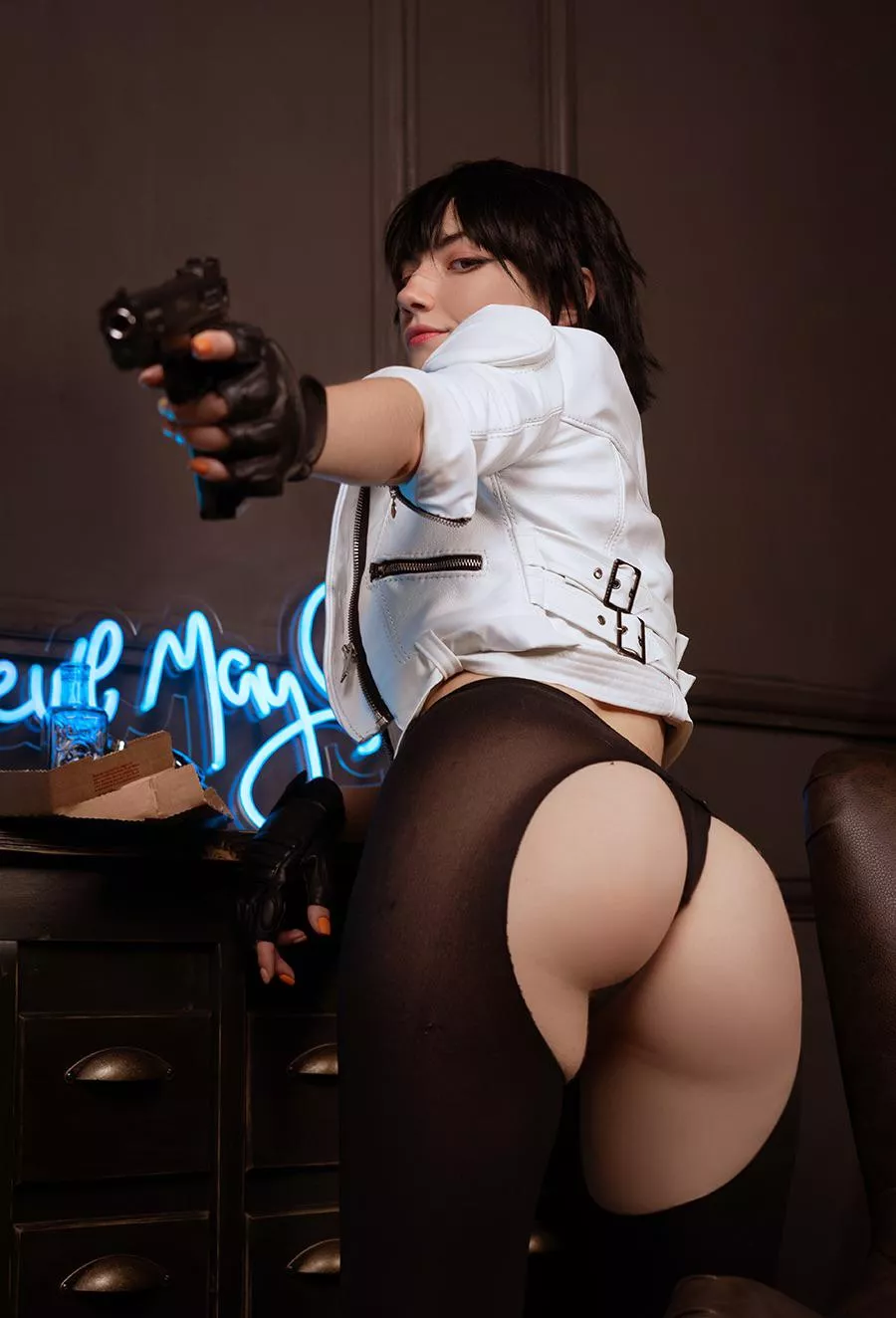 Lady (Devil May Cry) by CarryKey