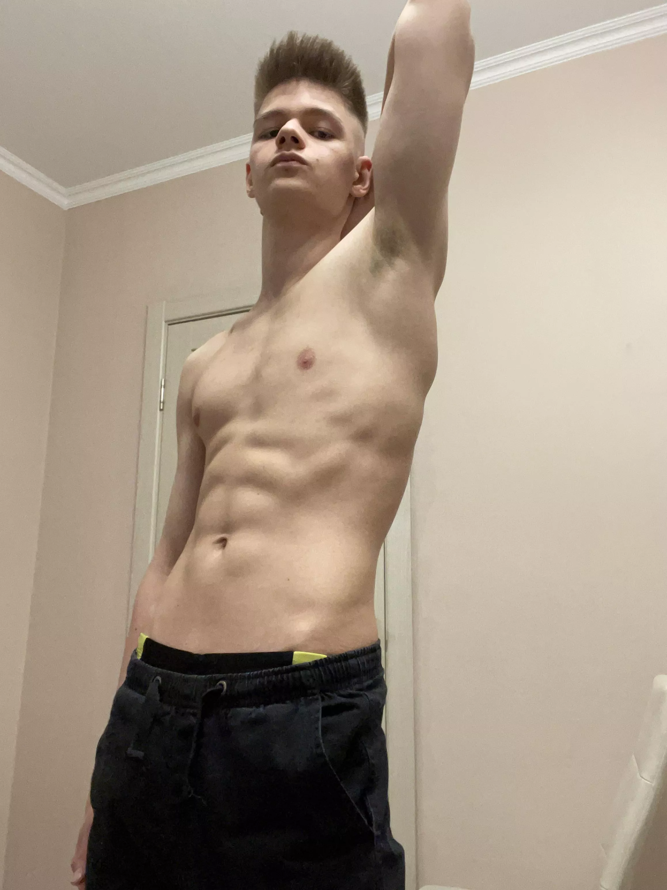 What would you rate my body, guys? Please, be honest! ðŸ˜