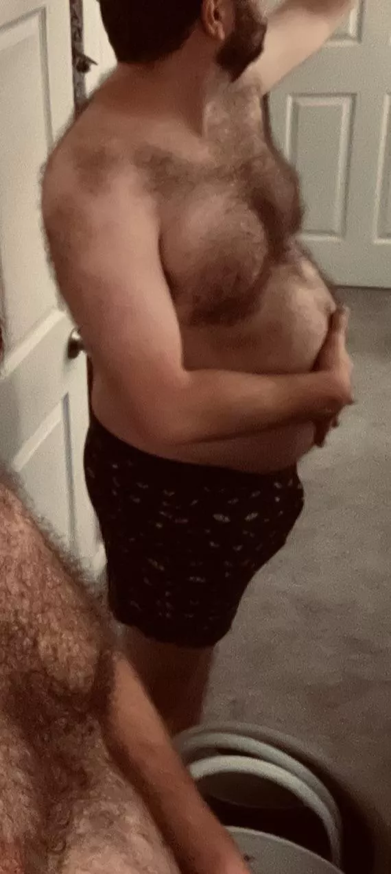 Who likes big bellied boys?