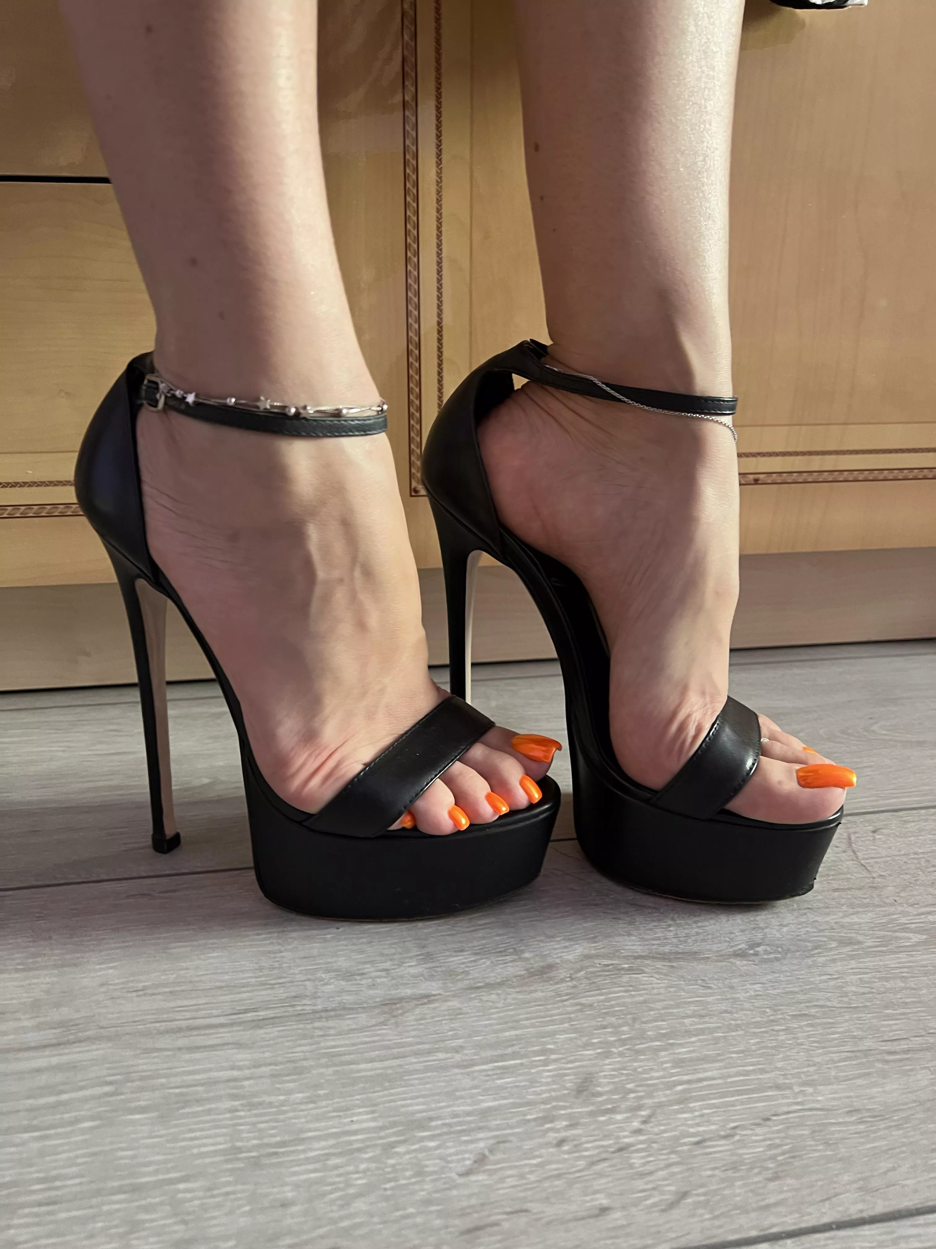 Yeah I love brightness toes ðŸ¥° and of course my heels