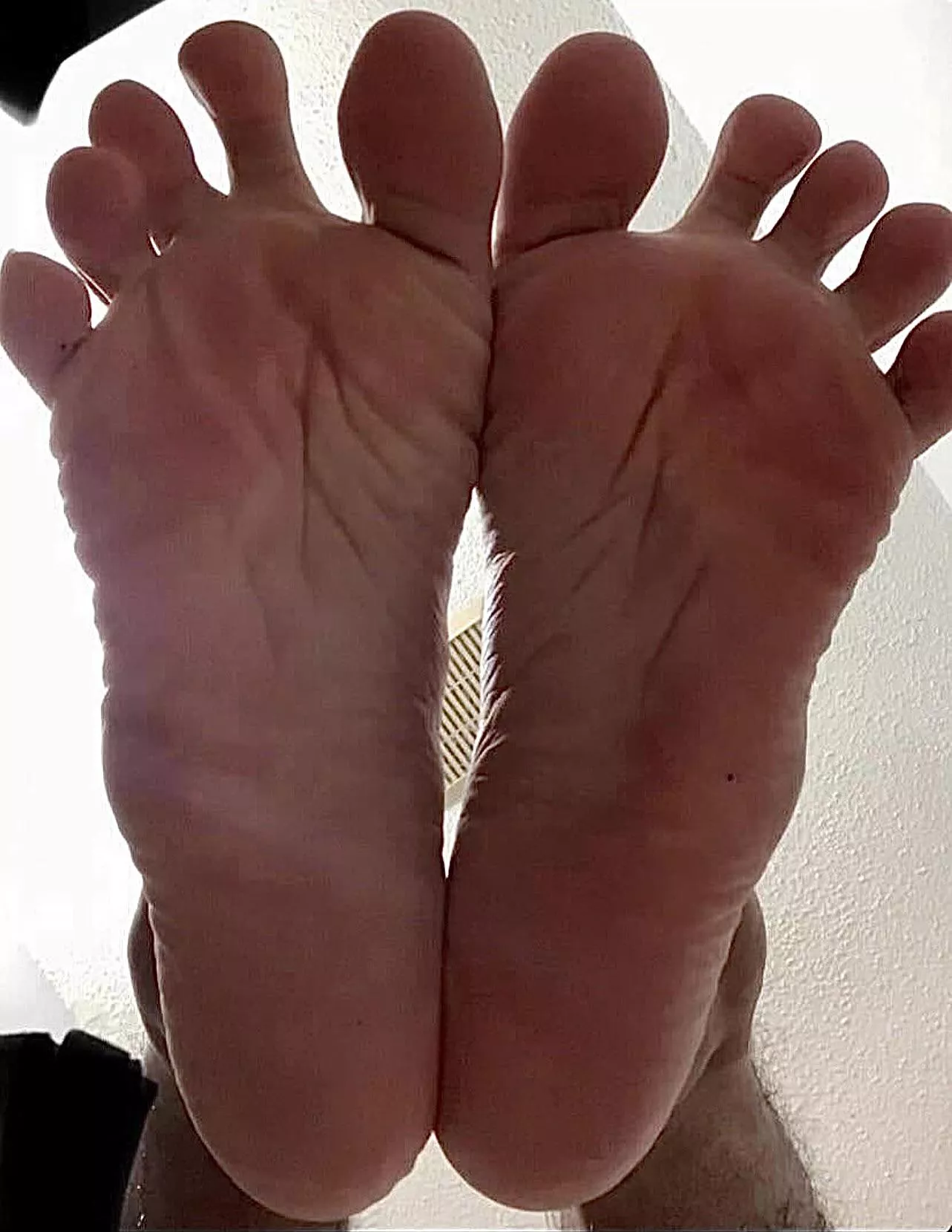 25 Connecticut - Let me rub your face with my soft soles and after that let me wiggle my toes inside your mouth ;) hmu if you want to meet up and worship my tasty feet