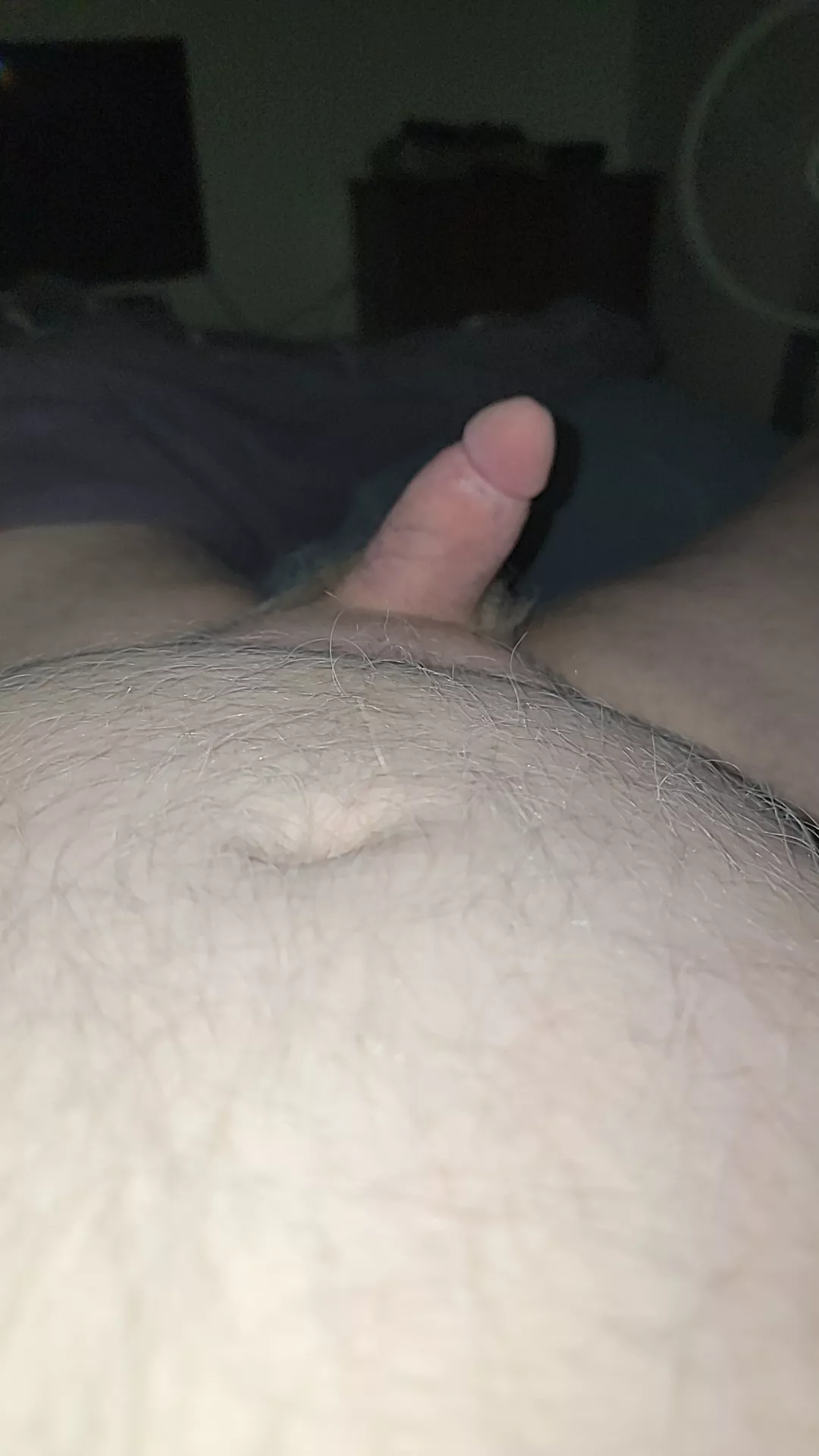 32M, smaller cock looking to show off