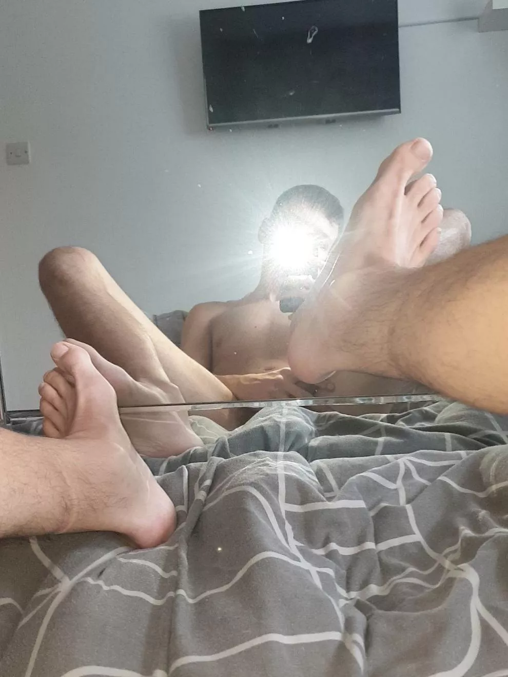 do you like my feet? ðŸ‘€